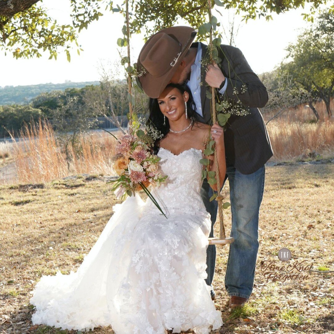 A big yeehaw for this wedding! 🤠