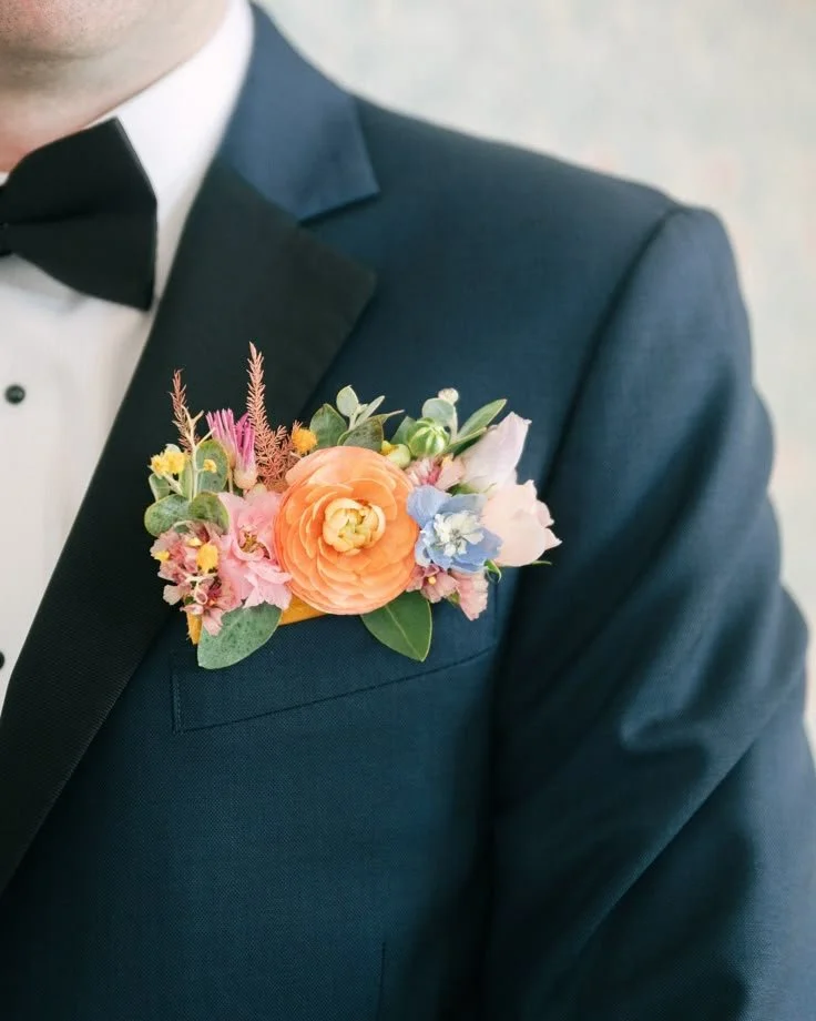 🌸✨ Pocket boutonnieres are stealing the….jpg