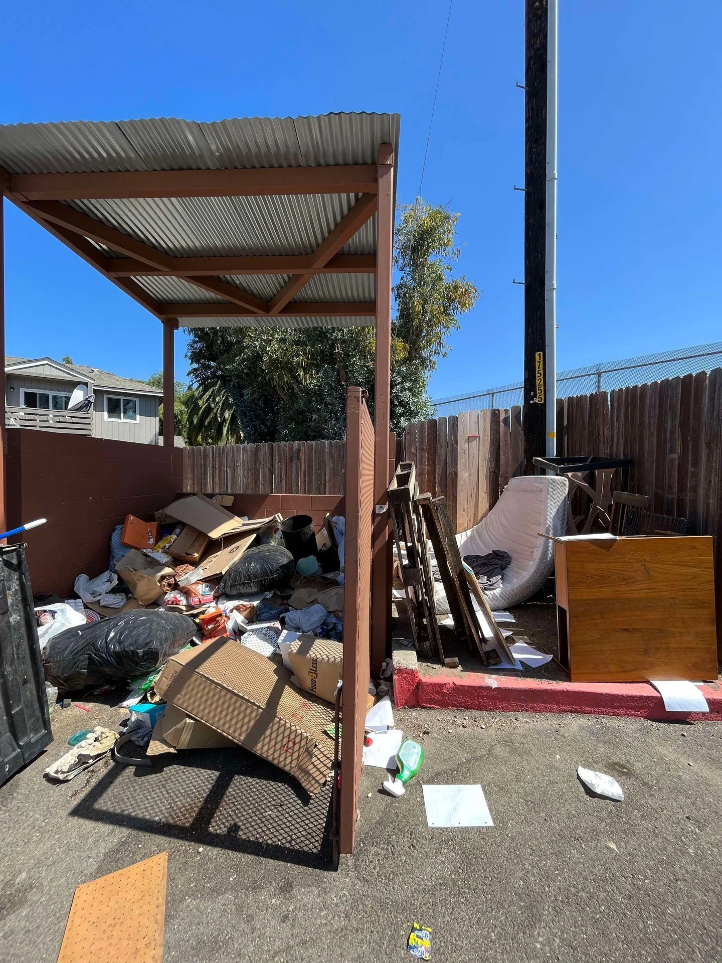 Don't let junk pile up! 🏡 We handle all types of debris, from old furniture to general clutter, restoring your space to its former glory. Our professional junk removal services in San Luis Obispo County are efficient and eco-friendly. Let us clear y