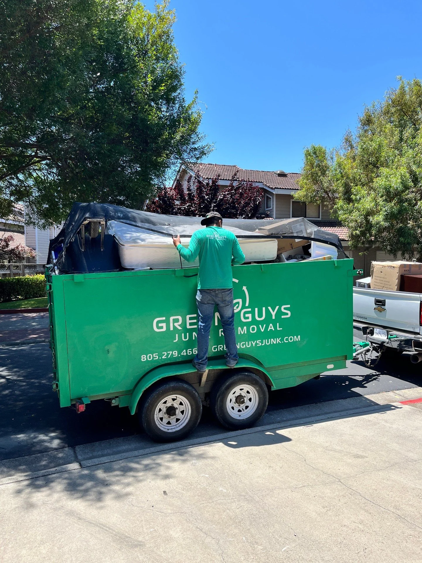 Got an old appliance taking up space? 🚛 We specialize in efficient and eco-friendly appliance removal throughout San Luis Obispo County. Let us handle the heavy lifting! Visit greenguysjunk.com or call (805) 279-4662 for a free quote. #ApplianceRemo