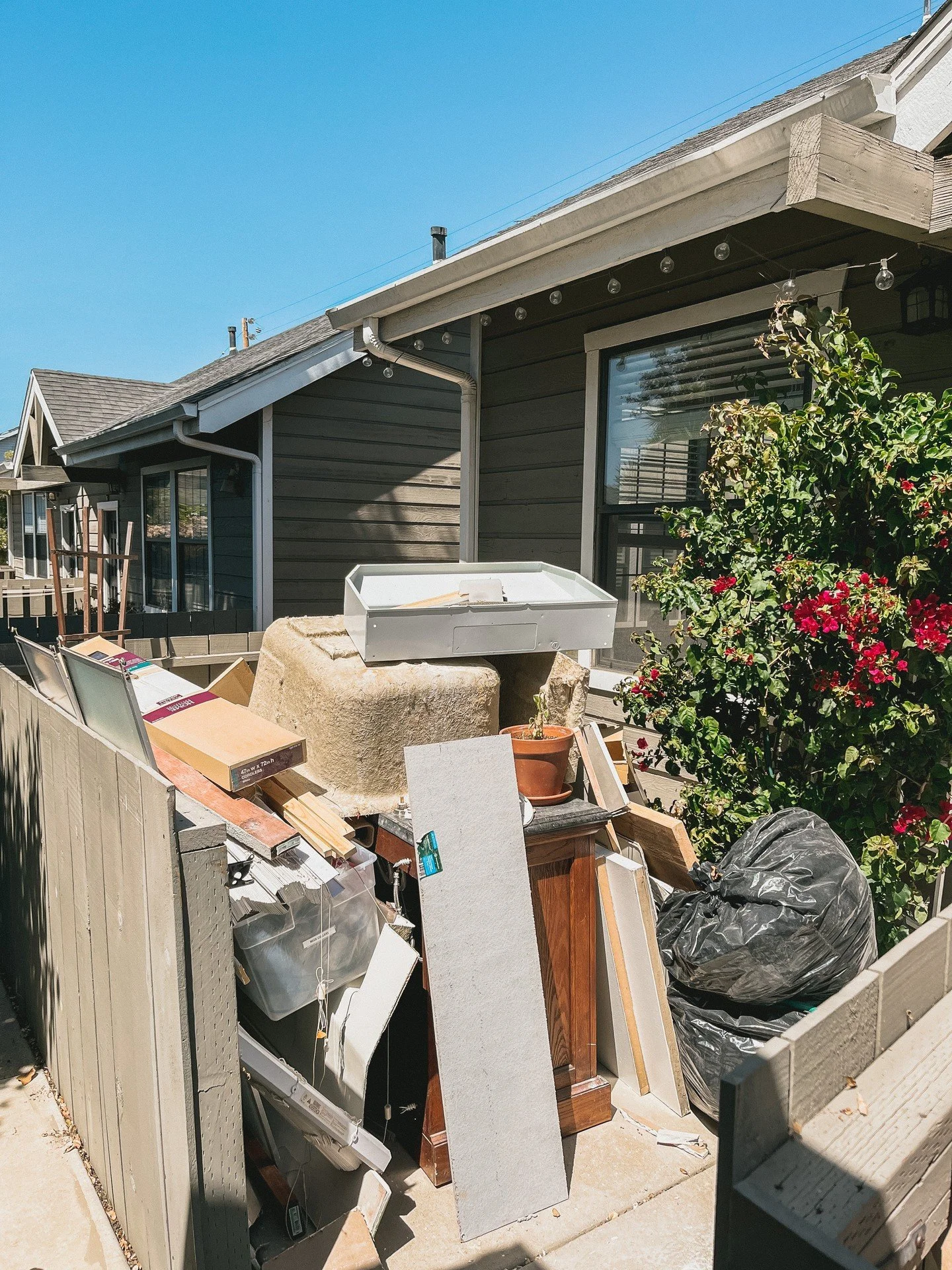 Tackling construction debris can be overwhelming! 😓 Proper disposal is key to a safe and clean site. Remember to sort materials and consider recycling options where possible. For efficient and eco-friendly removal in San Luis Obispo County, trust th