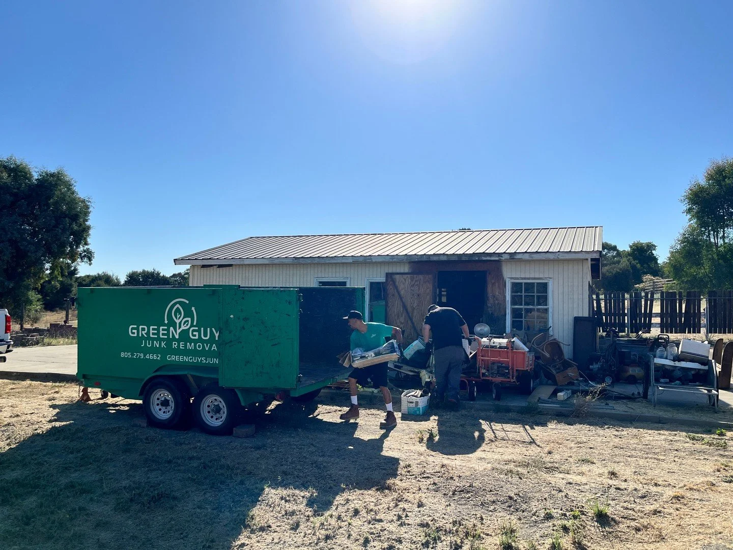 Tackling property clean-ups and construction debris removal in San Luis Obispo County? We've got you covered! From appliance removal to full clean-outs, Green Guys Junk Removal makes it easy to reclaim your space. Let us handle the heavy lifting! Get
