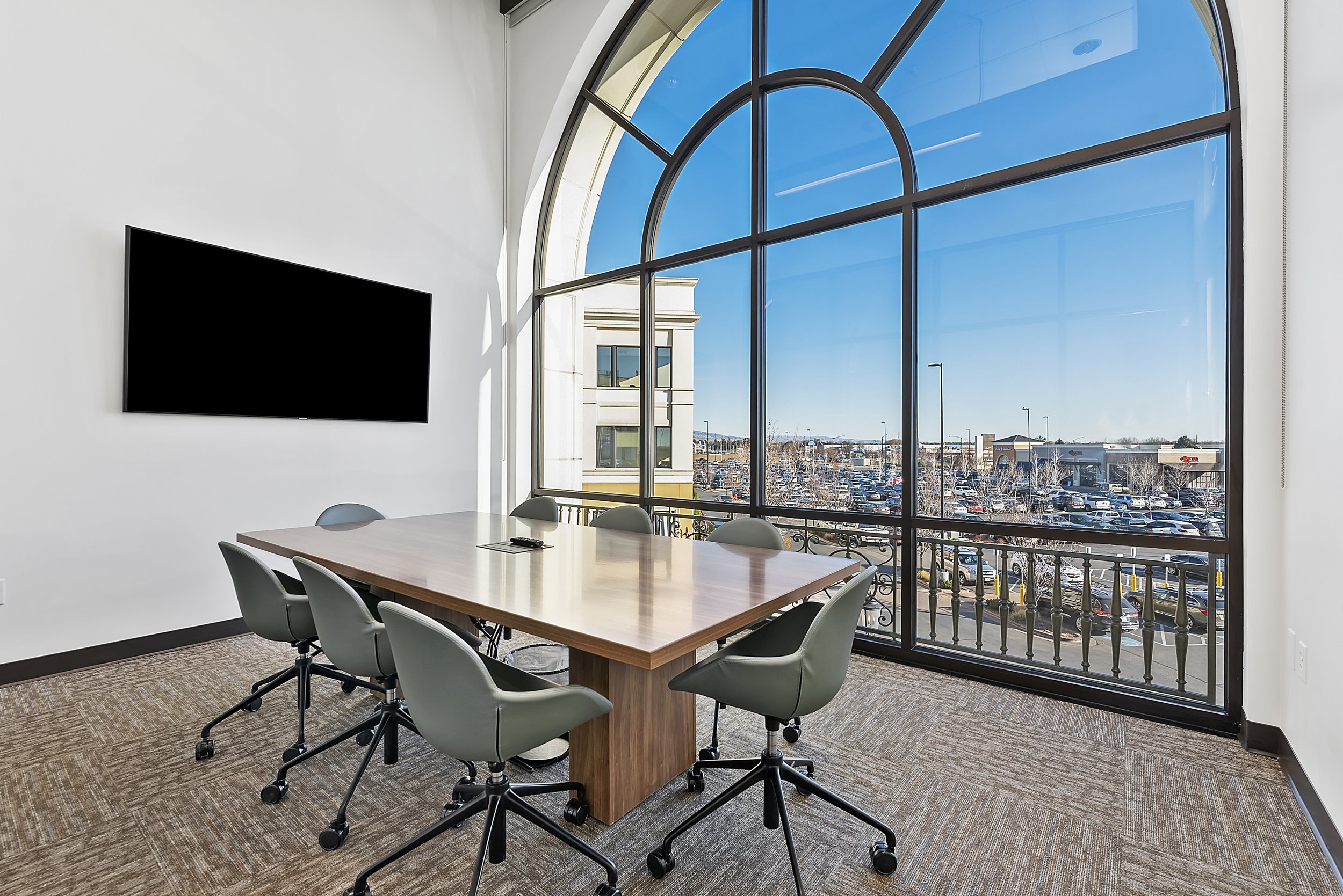 14-Meeting room with view.jpg