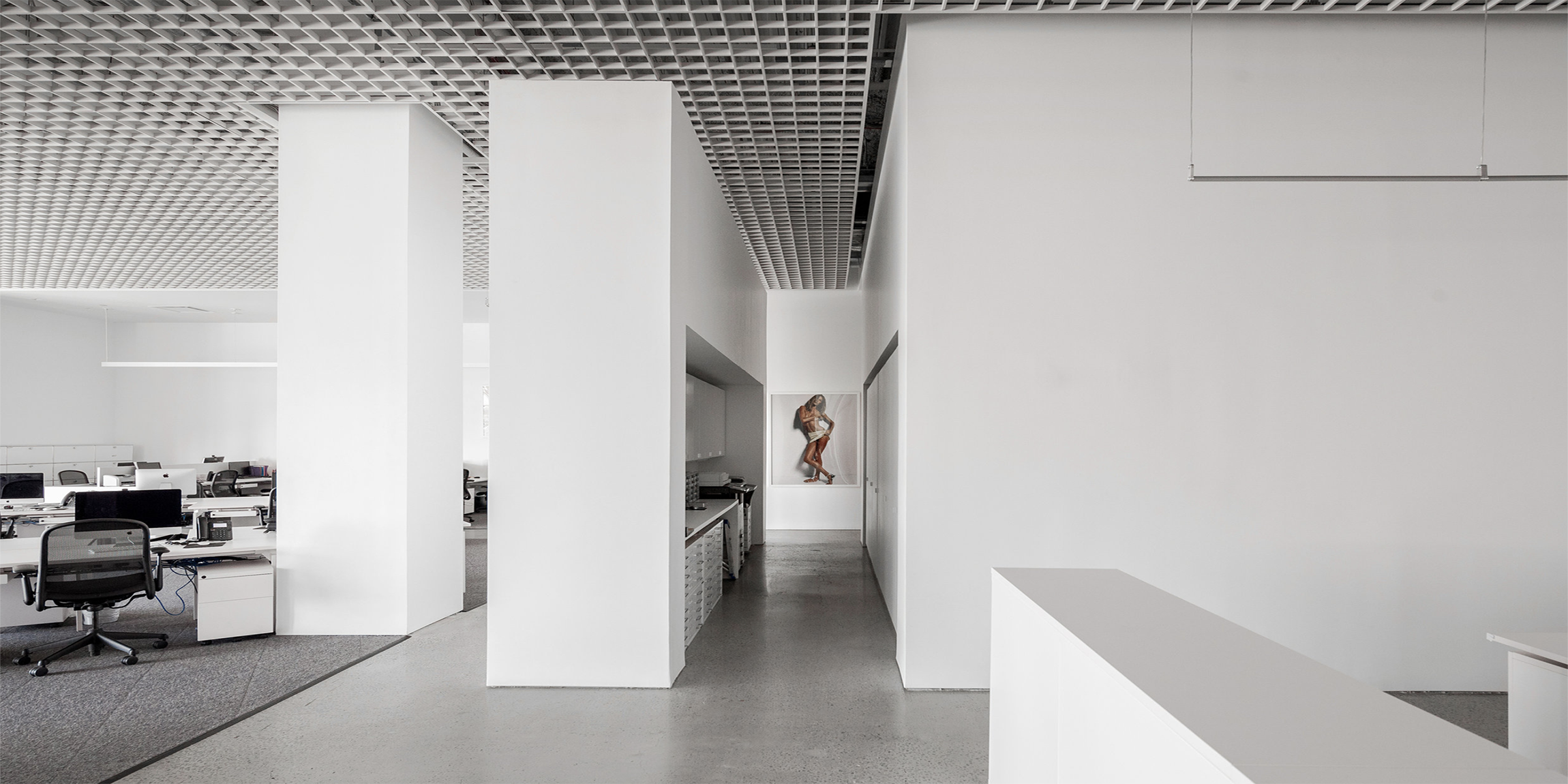  ART PARTNER  is an international creative agency specializing in the fashion, luxury, and beauty sectors. The agency operates offices in London, Paris, Milan, New York, and Shanghai.

