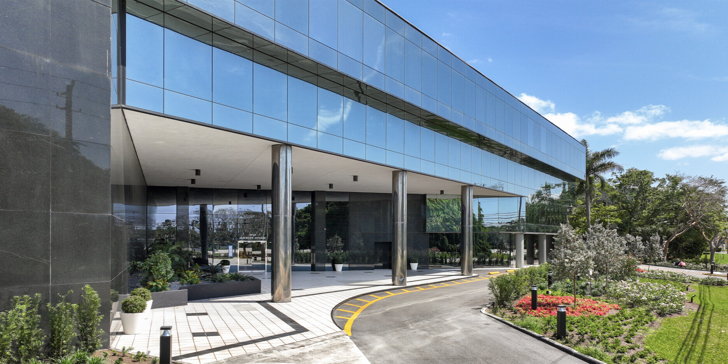  SOUTH CITY PLAZA  is a an office development in Boca Raton, FL. Centrally located on Federal Highway and with access to beach and recreation opportunities, it offers a variety of nearby shopping and dining options.