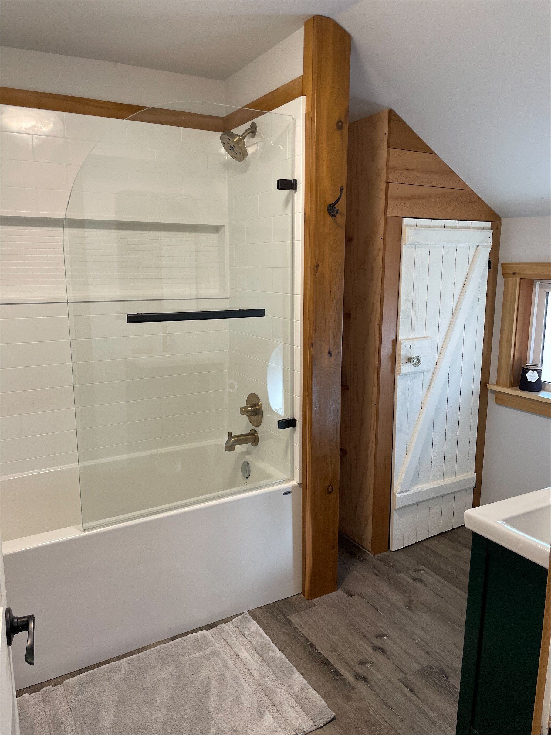Homestead House_mainbathroom.jpg