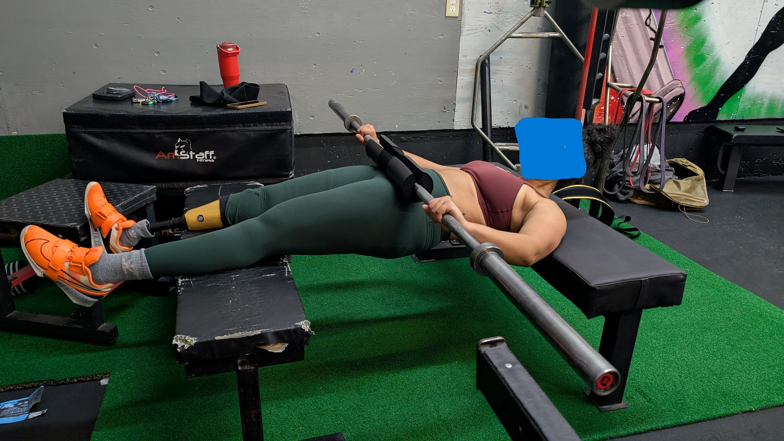 How Do I Perform a Hip Thrust Exercise in the Gym?