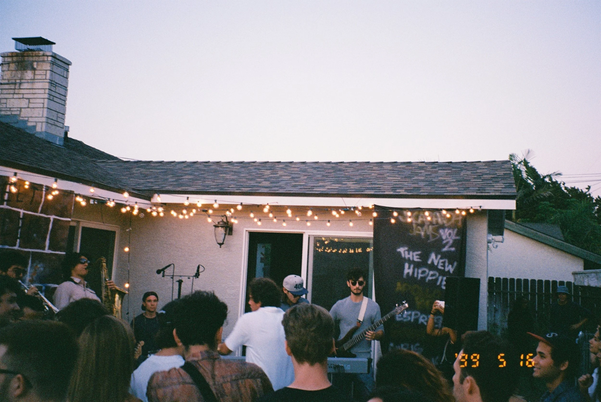 1590883-R1-22-2A.jpg