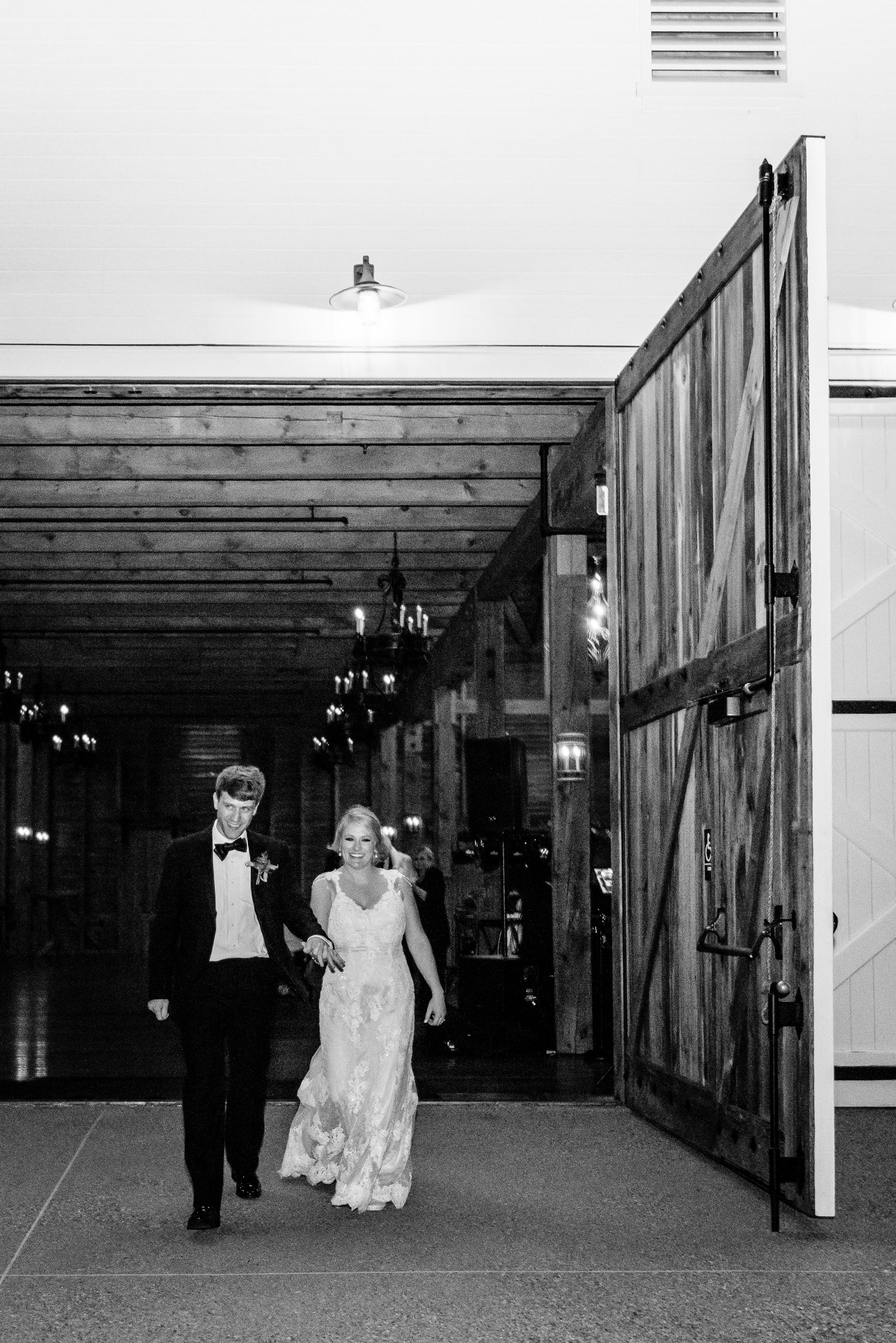 Star_Barn_Wedding_Hershey_PA_Lauren&Brian_Night_Photos-9917.jpg