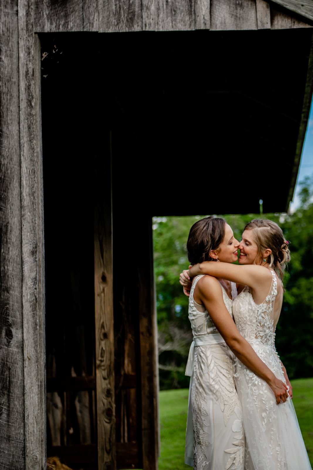 VirginiaBackyardWedding-Hannah&Anna-3017.jpg