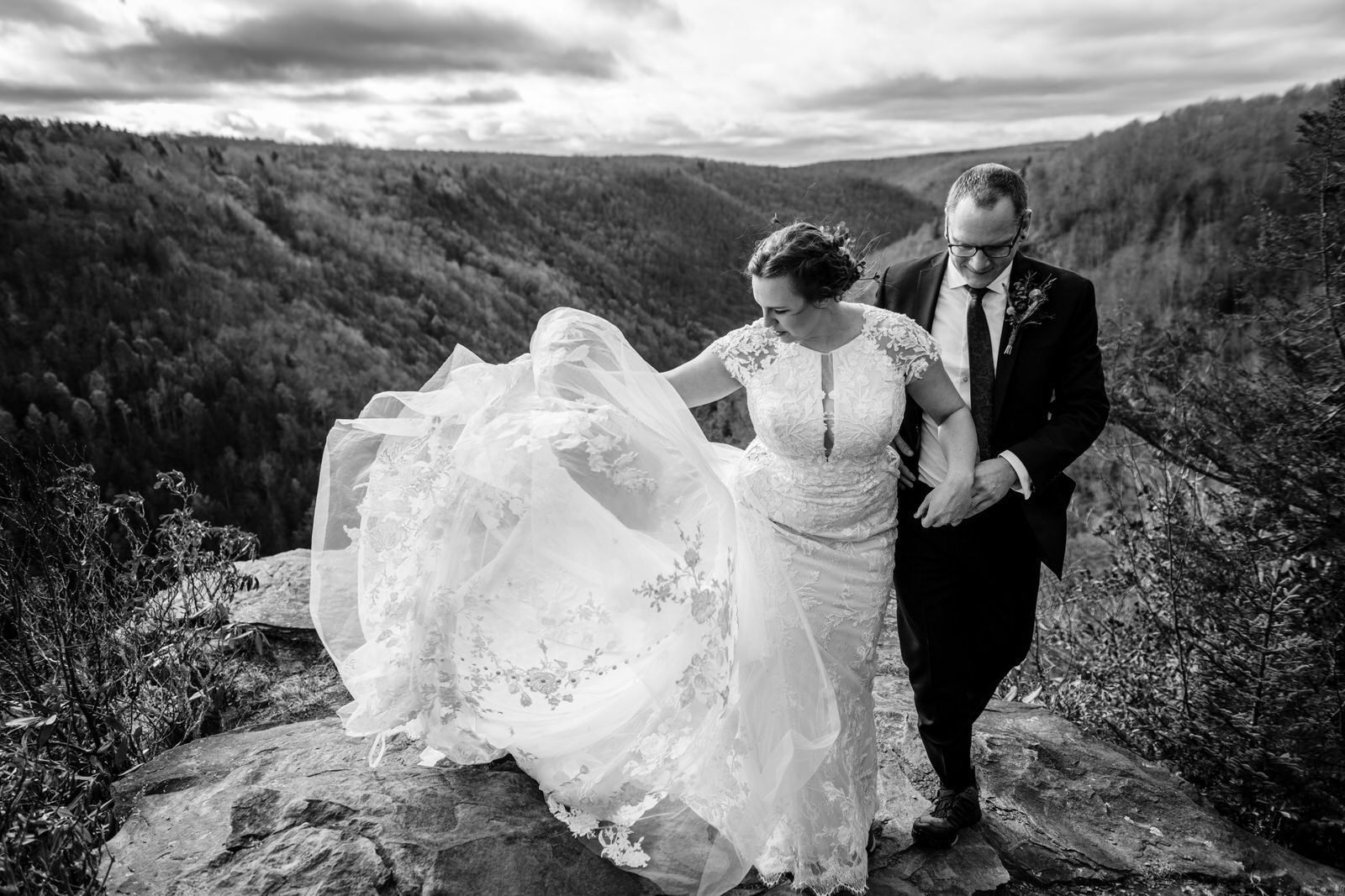 Black-water-falls-winter-elopement-Sarah&Eric-West-Virginia-Wedding-Photographer-1775.jpg