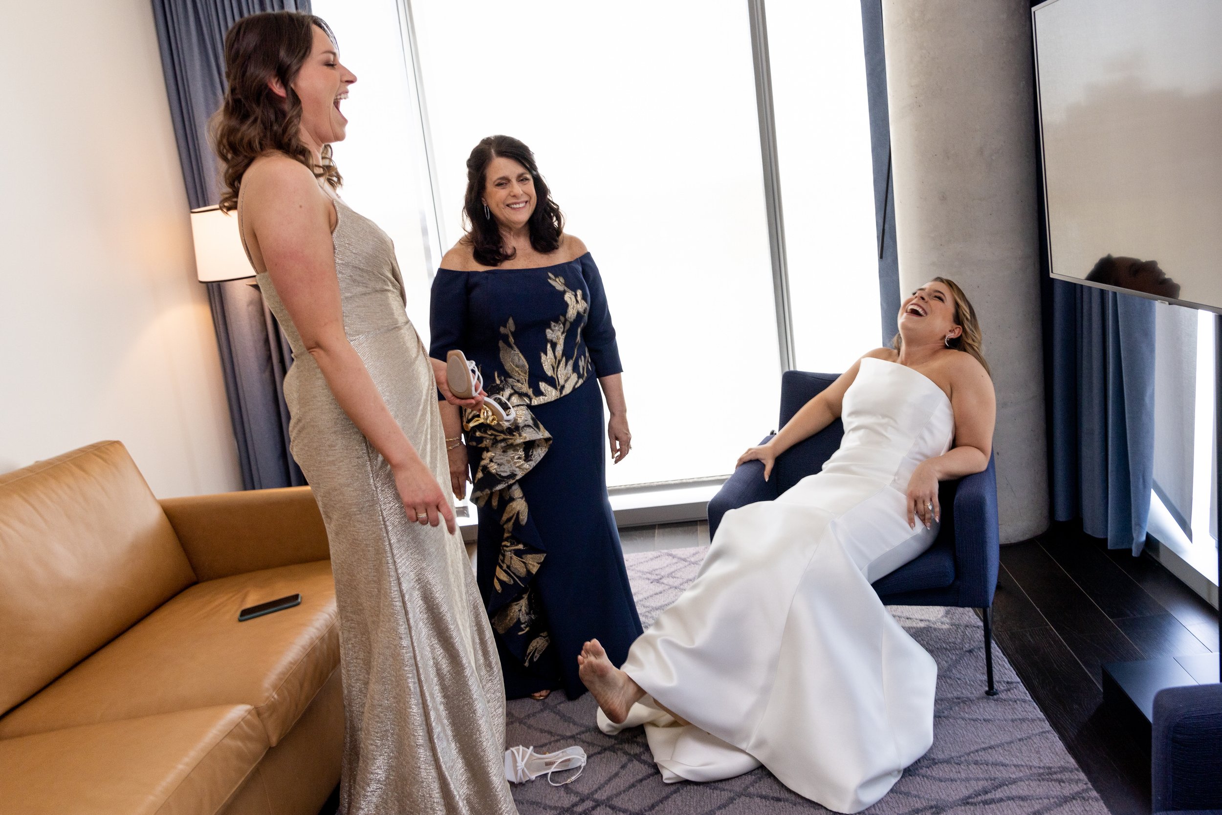 American_Visionary_Museum_Baltimore_Wedding_Allison&Dan_Getting_Ready-7978.jpg