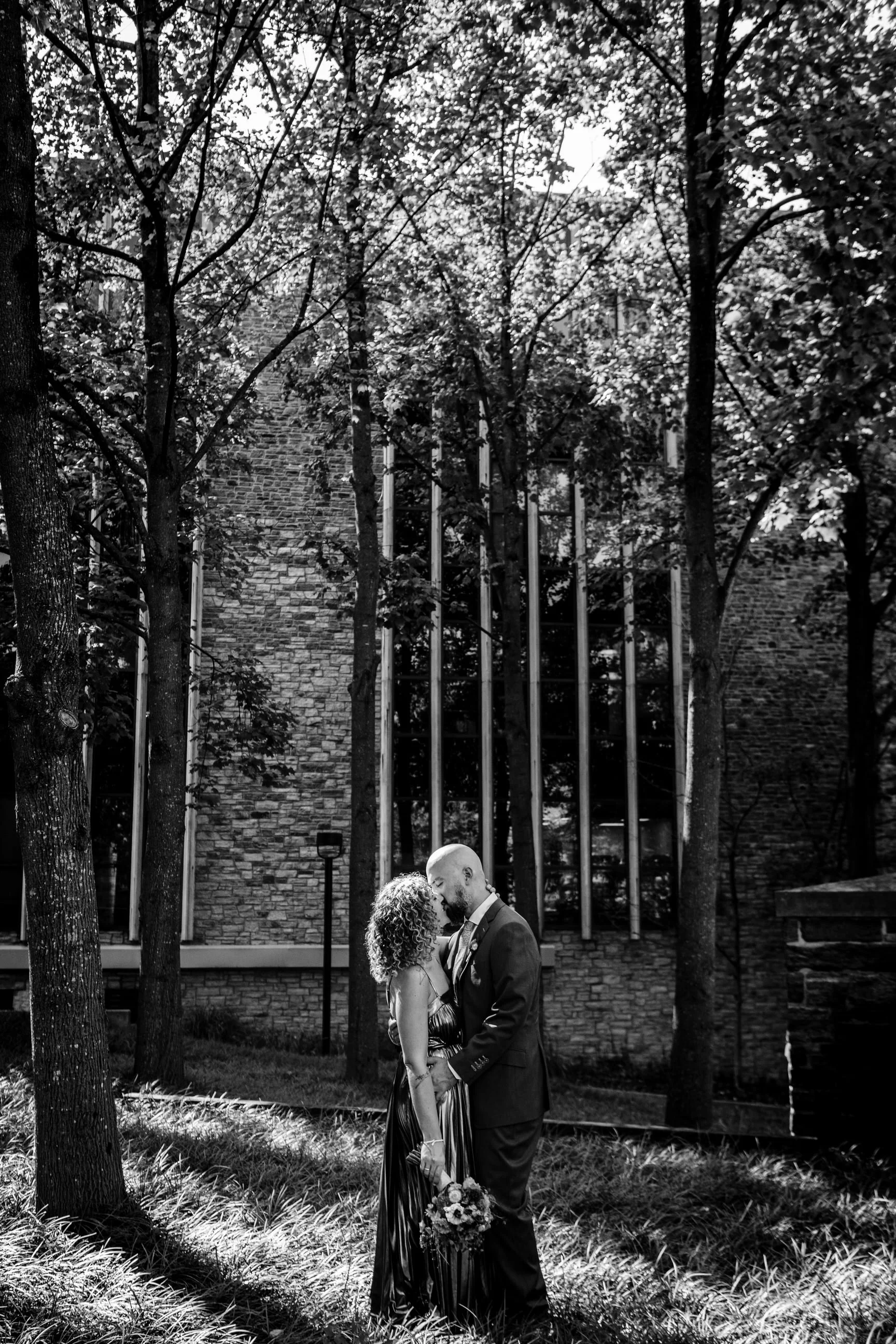 Backyard-Baltimore-Wedding-Portraits-Taryn-and-Evan-8535.jpg
