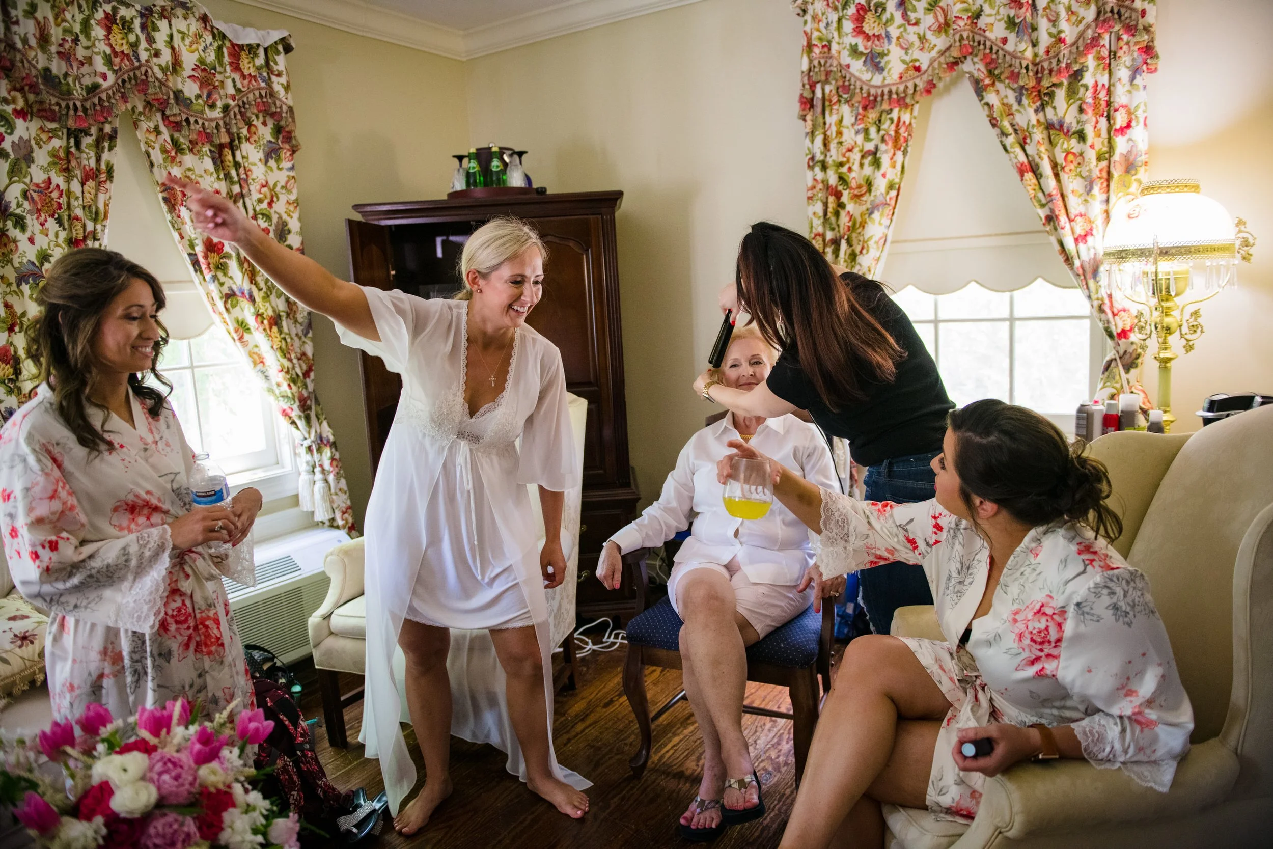 KentManorInnWedding-Marissa&Raed-GettingReady-9944.jpg