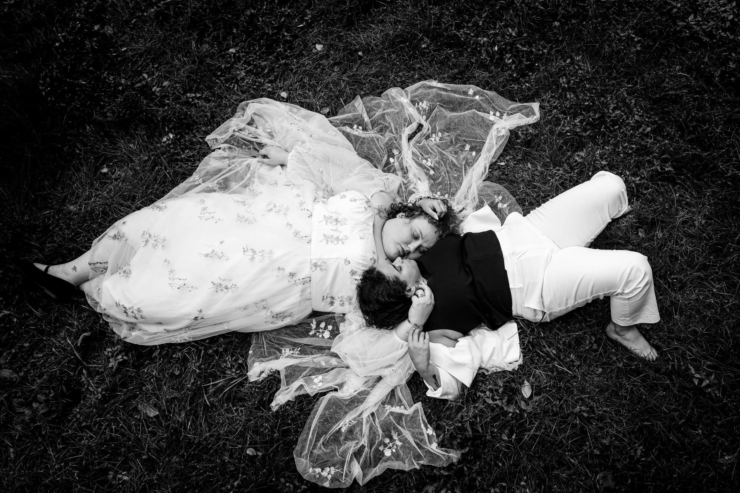 Briar and Rosemary wanted to elope in DC, but they also wanted nature &mdash; because apparently you can have both. 🌿

So we headed to Rock Creek Park, where DC suddenly feels a whole lot less like a city. And these two were completely up for whatev