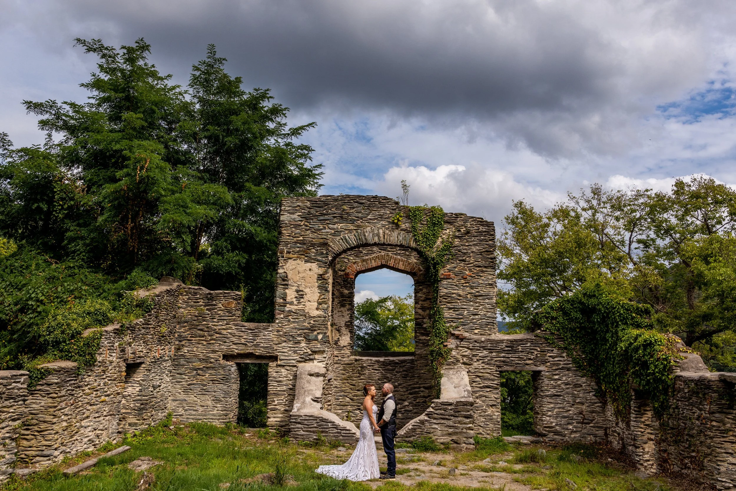 West_Virginia_Wedding_Rachelle&Chris_Love_and_Adventure_Photography-1944.jpg