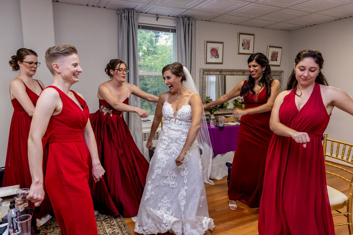 Overhills_Mansion_Wedding_Jori&Aaron_GettingReady-3046.jpg