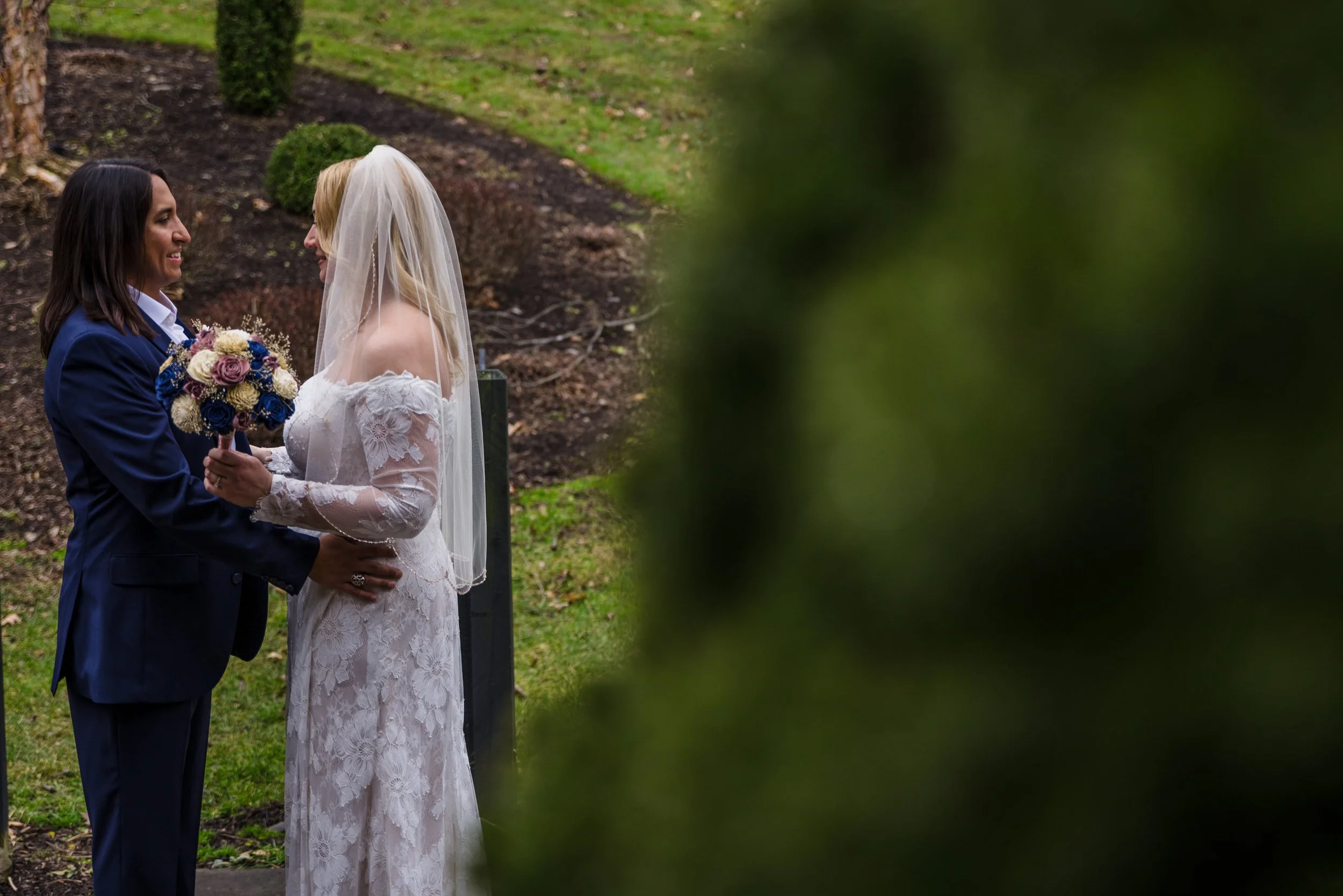 Backyard_New_York_Elopement_Jess&Chris_Getting_Ready-6539.jpg