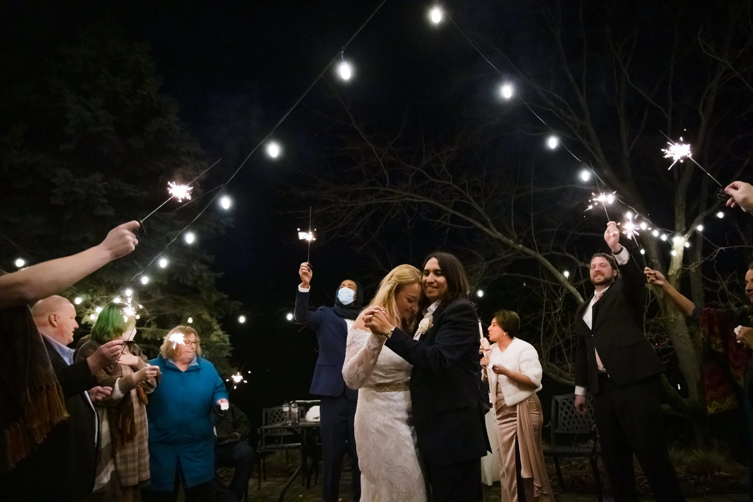 Backyard_New_York_Elopement_Jess&Chris_Dance_Party-8570.jpg