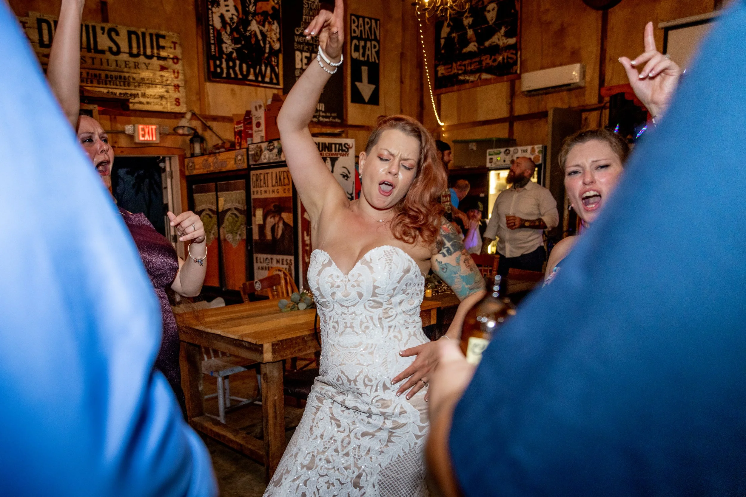 West_Virginia_Wedding_Rachelle&Chris_Love_and_Adventure_Photography_Reception-6931.jpg