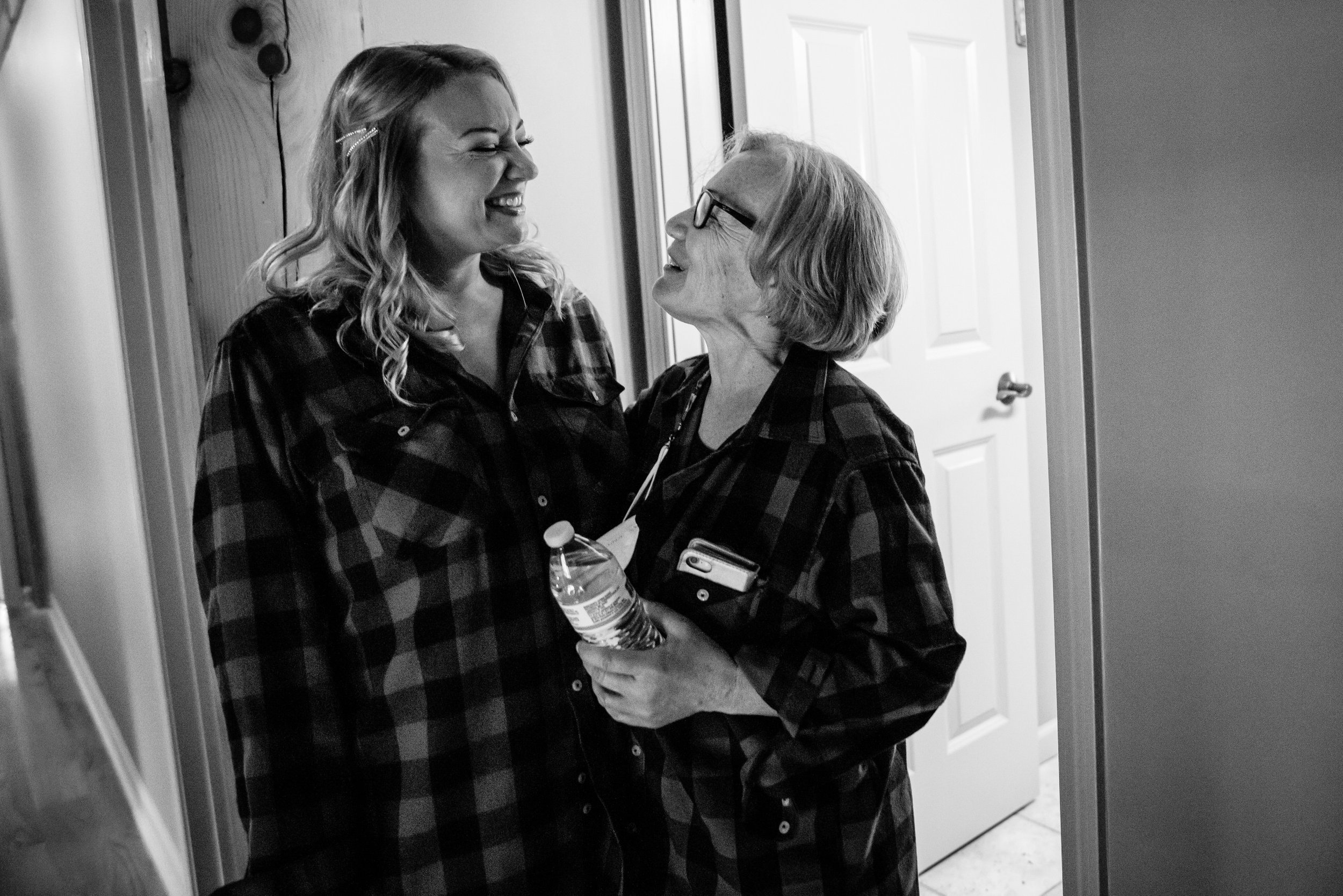 Backyard_New_York_Elopement_Jess&Chris_Getting_Ready-6061.jpg