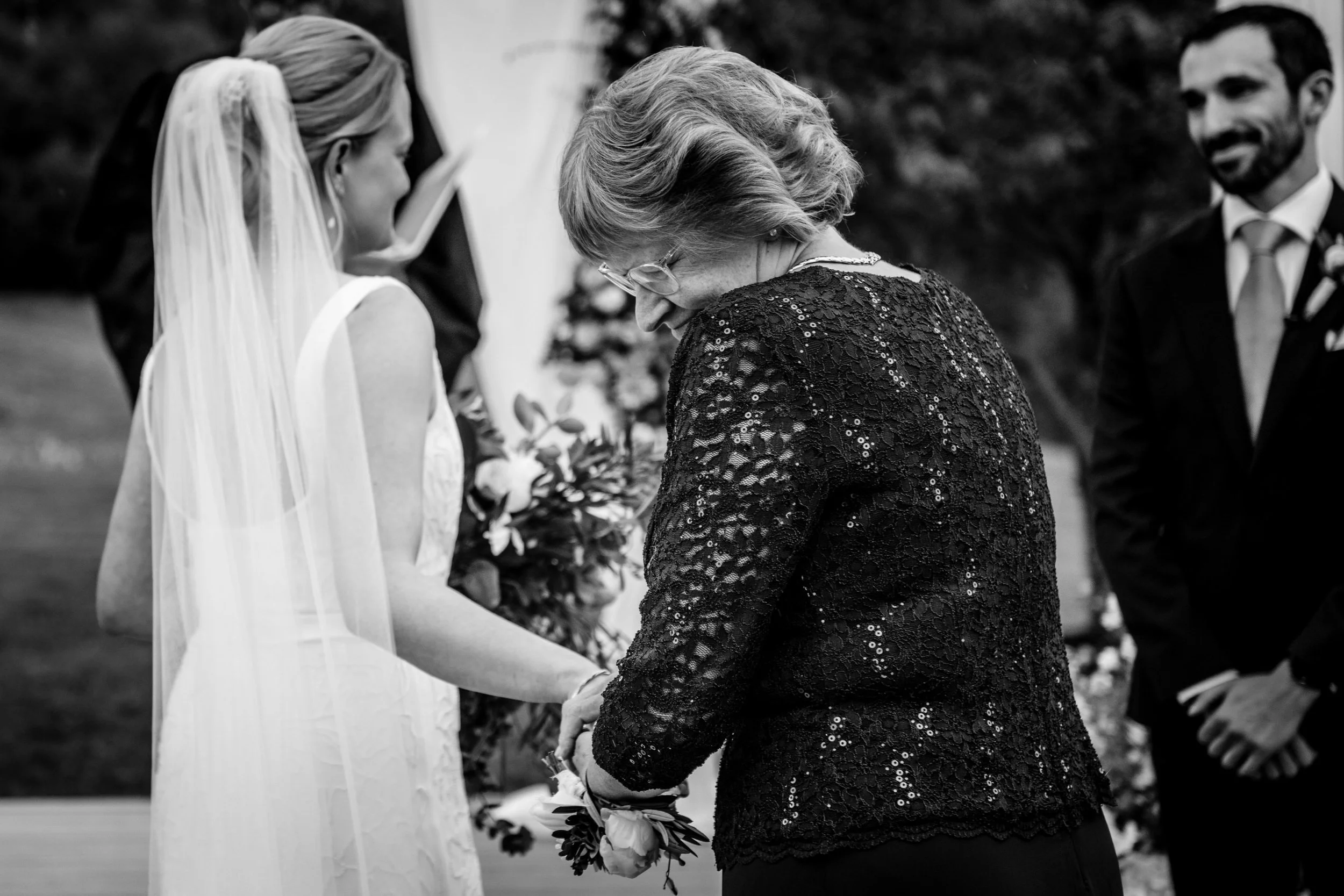 Springfield_Manor_Wedding_Sarah&Kevin_Outdoor_Ceremony-3705.jpg