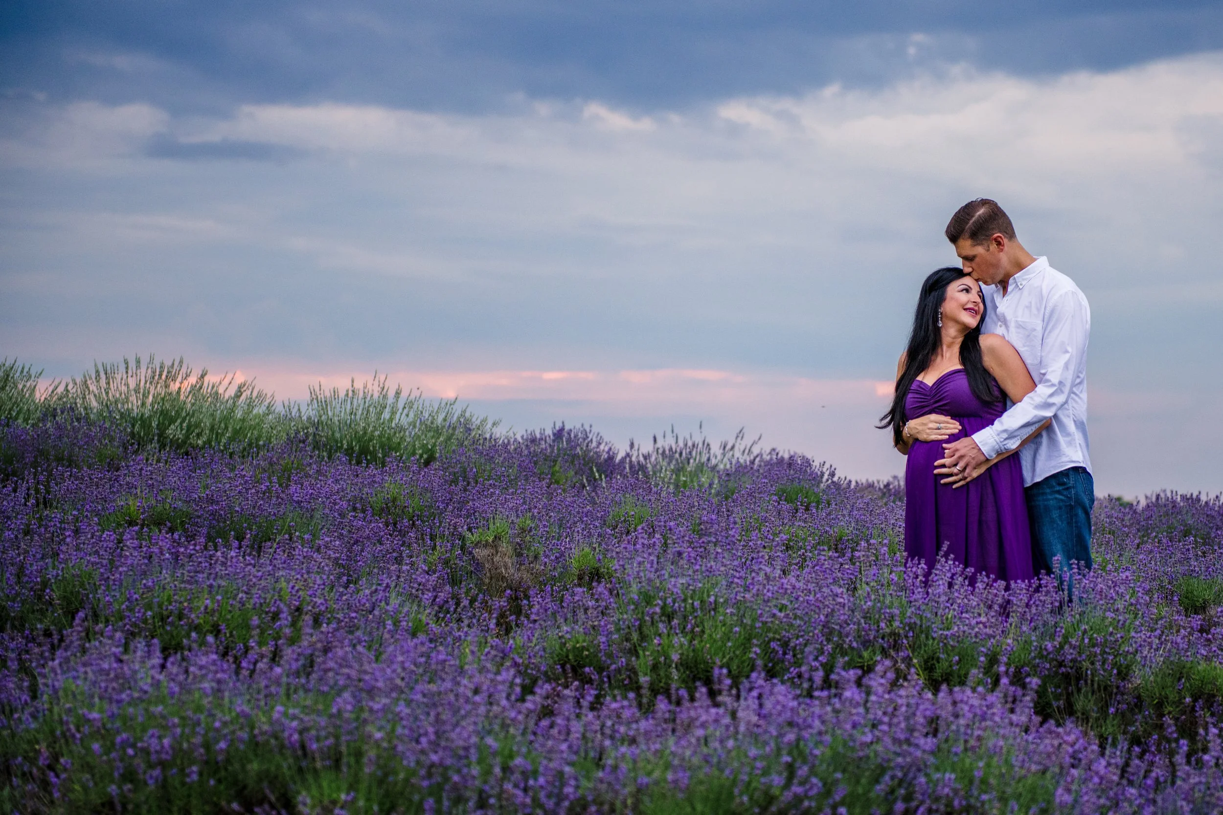 LindsayMaternity-LavendarField-5925.jpg