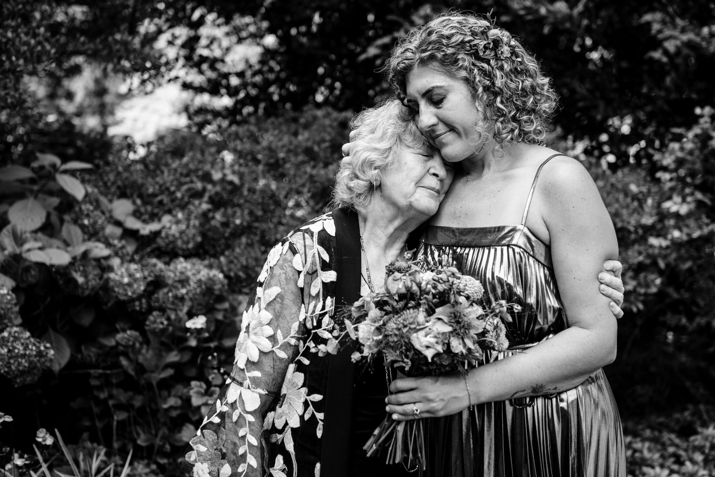 Backyard-Baltimore-Wedding-Family-Portraits-Taryn-and-Evan-4834.jpg