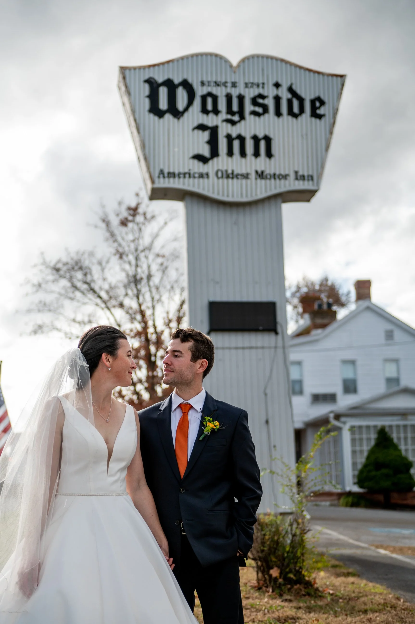 Cloverdale_Barn_Wedding_Virginia_Farm_Wedding_Lindsey&Brett_First_Look-2589.jpg