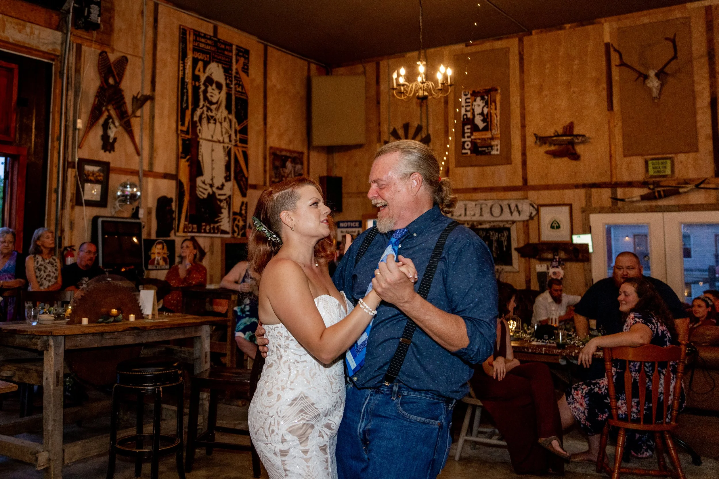 West_Virginia_Wedding_Rachelle&Chris_Love_and_Adventure_Photography_Reception-5311.jpg