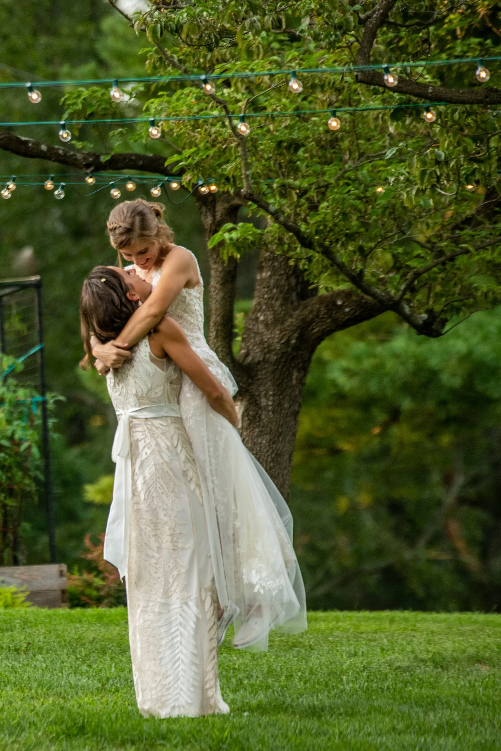 VirginiaBackyardWedding-Hannah&Anna-Reception-5669.jpg