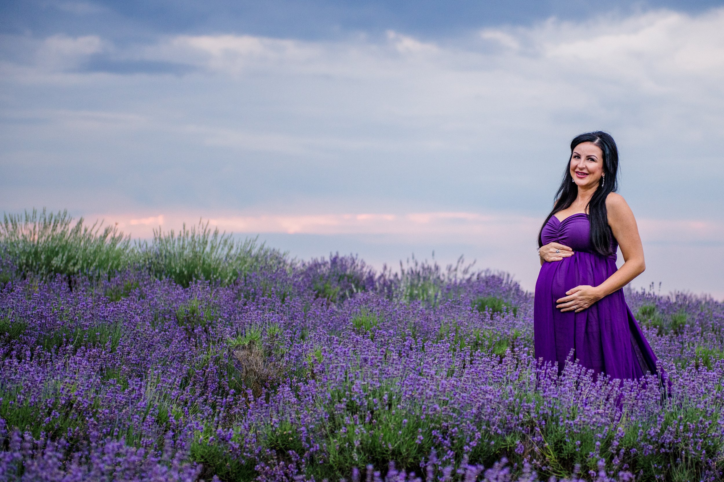 LindsayMaternity-LavendarField-.jpg