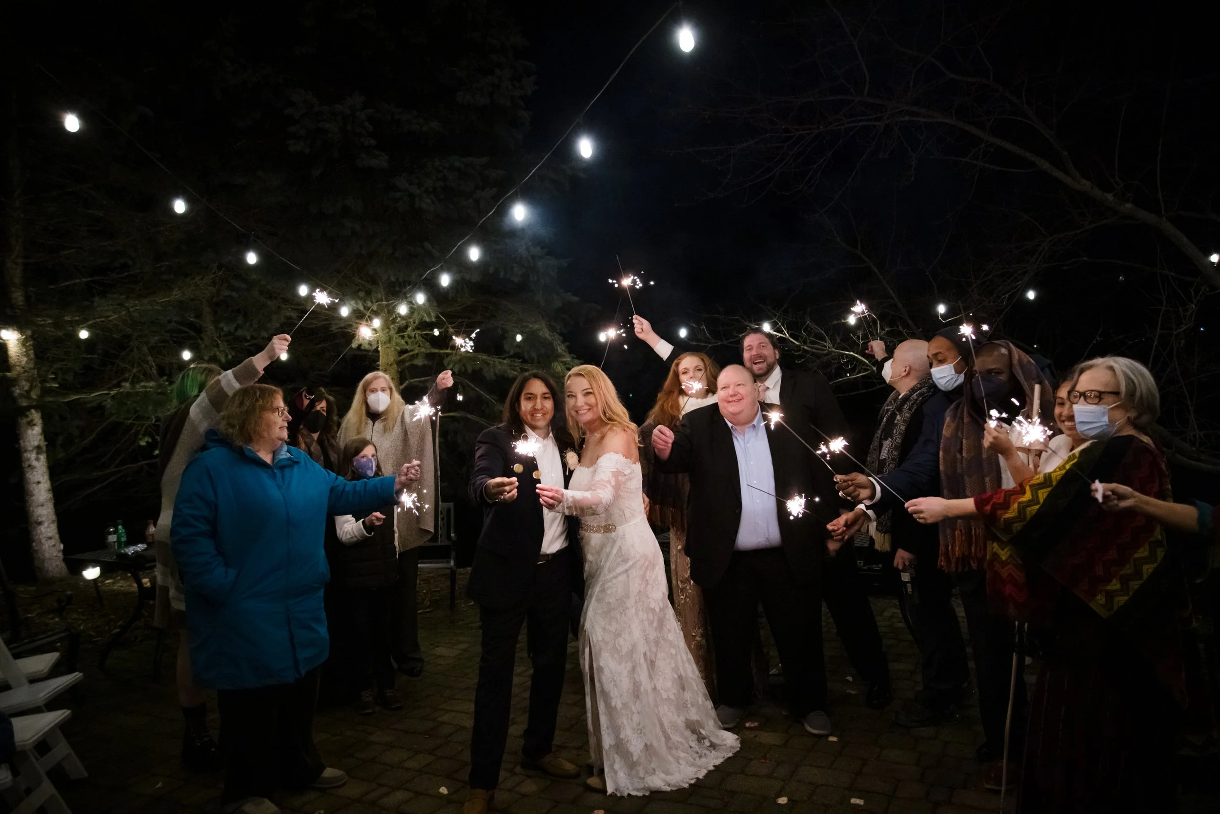 Backyard_New_York_Elopement_Jess&Chris_Dance_Party-8488.jpg