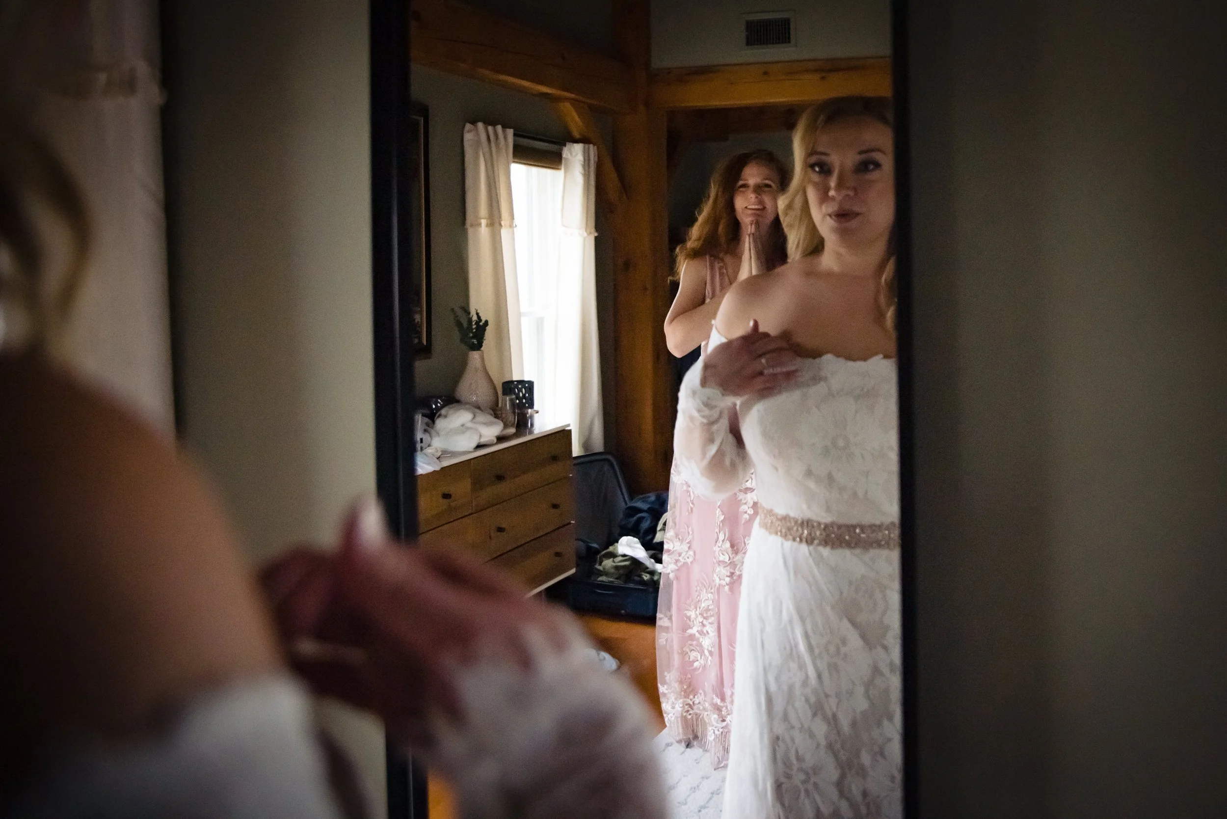 Backyard_New_York_Elopement_Jess&Chris_Getting_Ready-6343.jpg