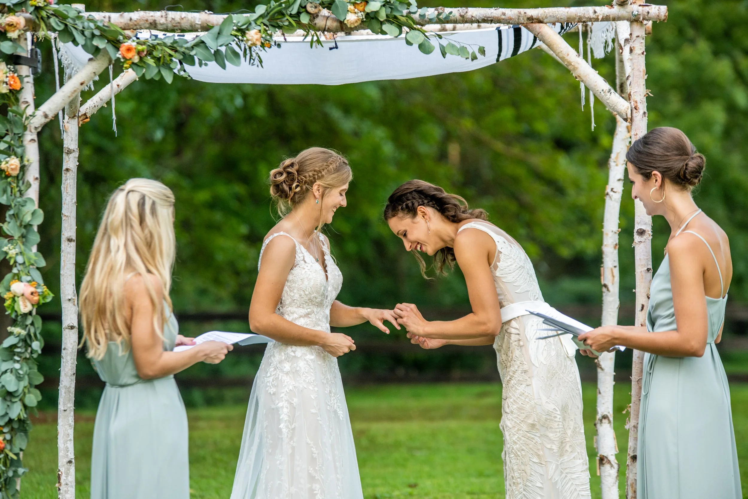 VirginiaBackyardWedding-Ceremony-Hannah&Anna-5428.jpg