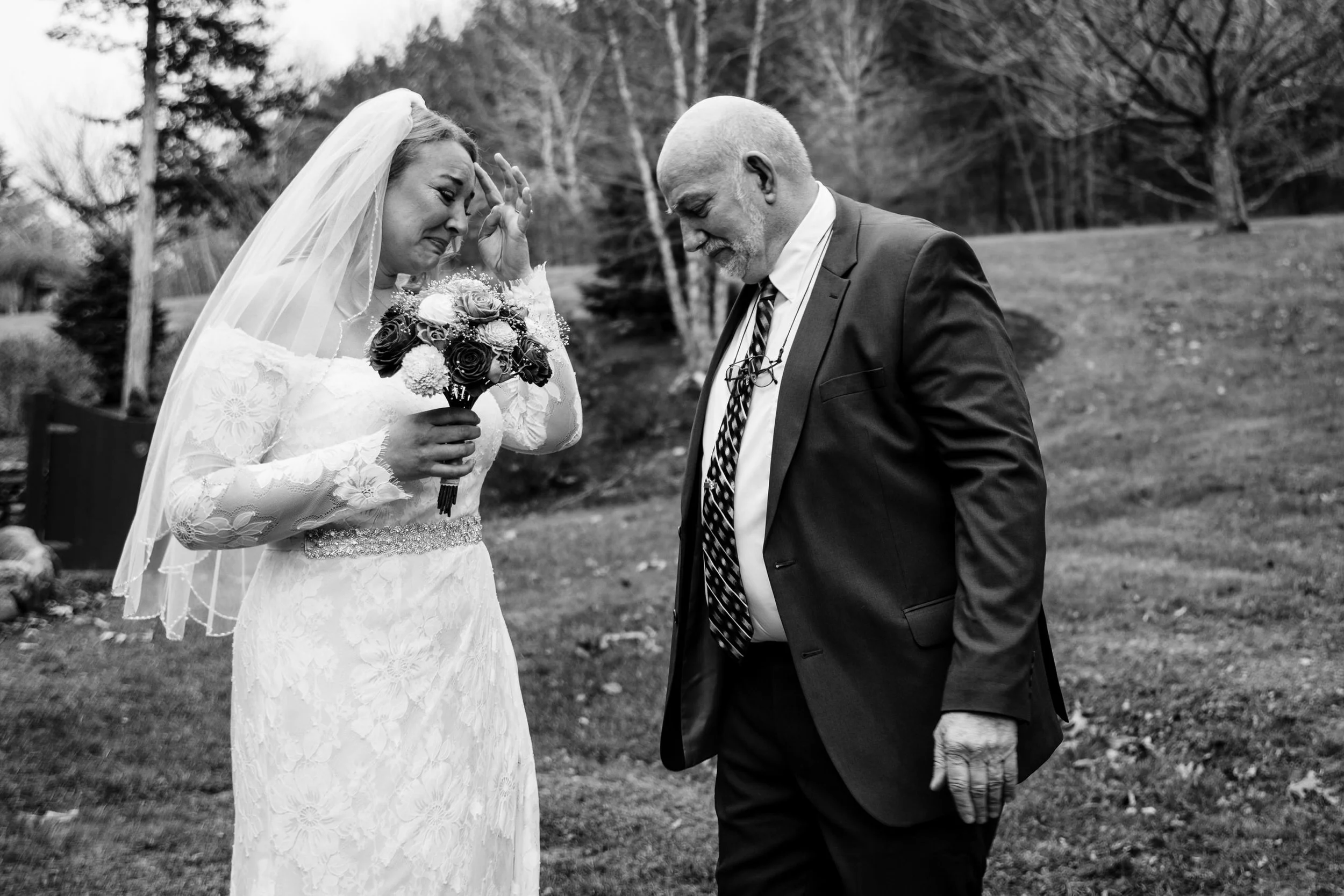 Backyard_New_York_Elopement_Jess&Chris_Getting_Ready-6608.jpg