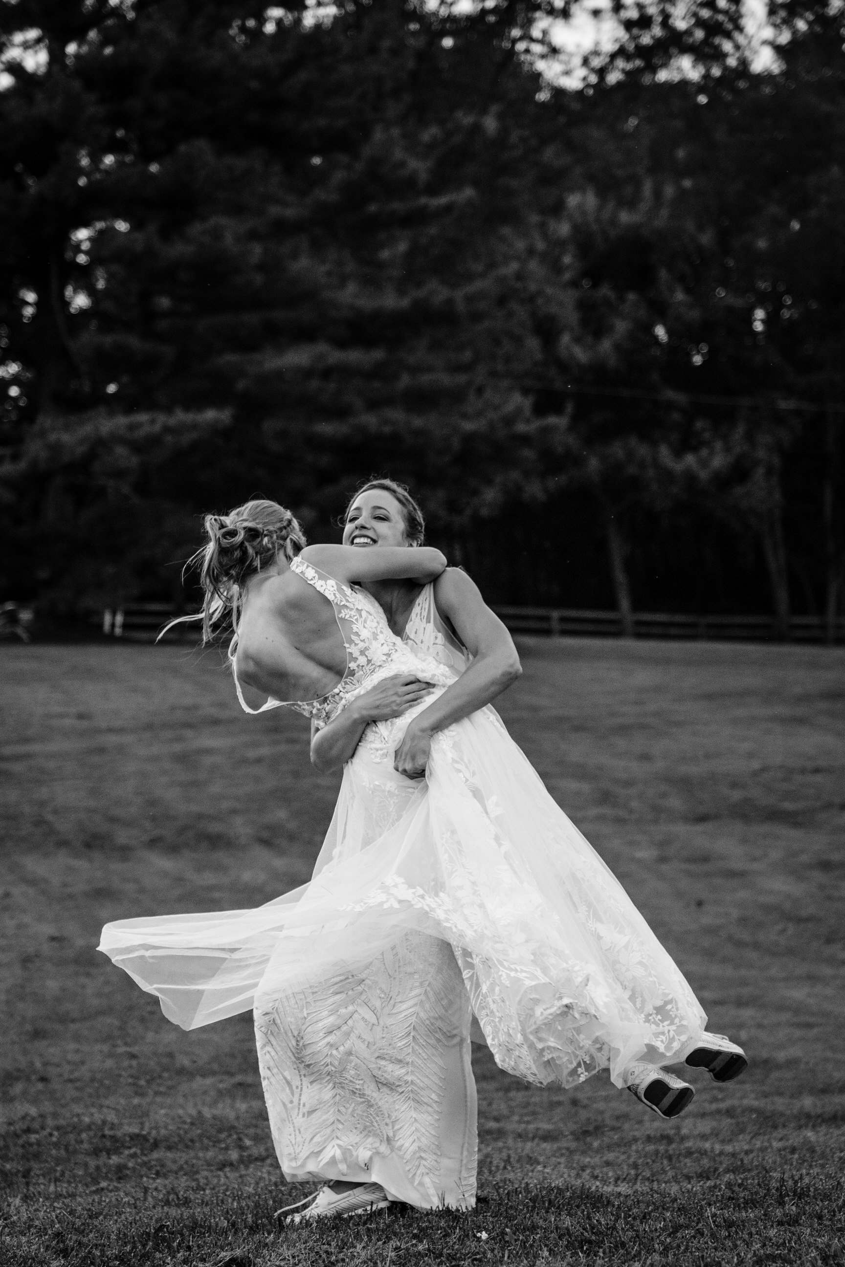 VirginiaBackyardWedding-Hannah&Anna-3753.jpg
