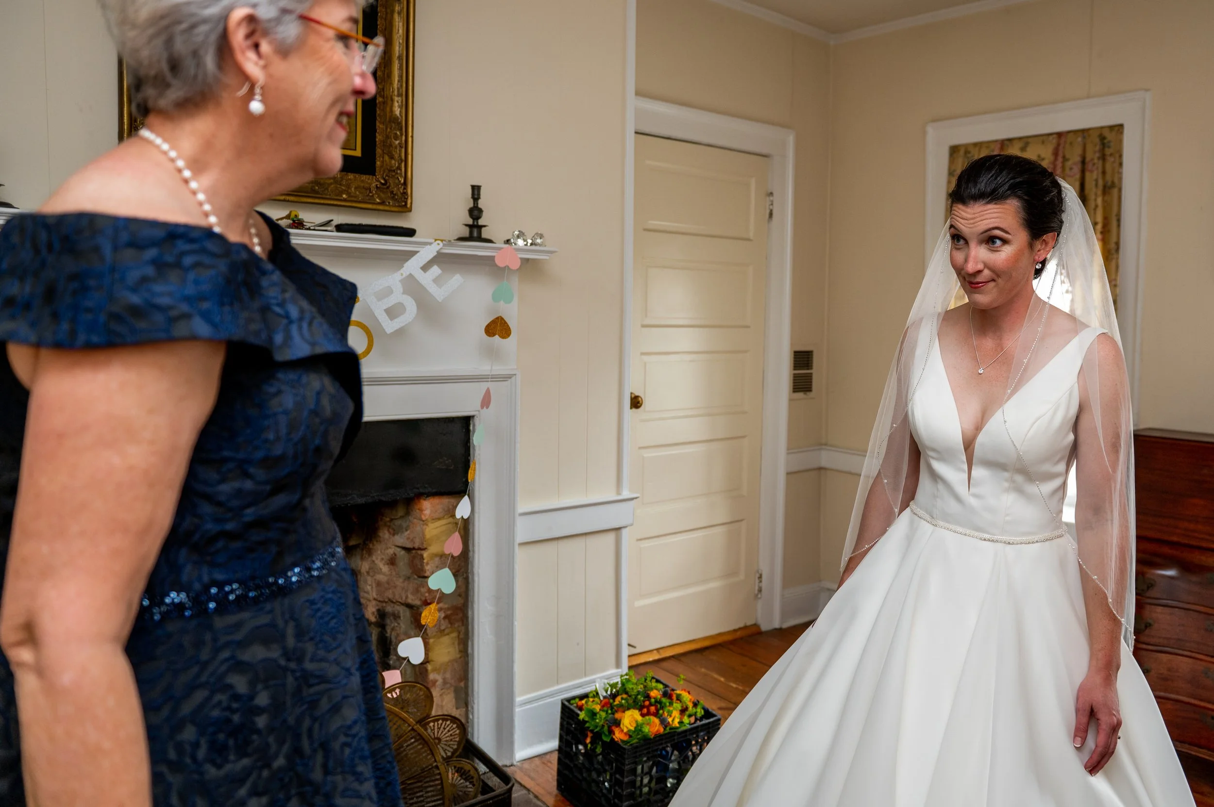 Cloverdale_Barn_Wedding_Virginia_Farm_Wedding_Lindsey&Brett_Getting_Ready-1982.jpg