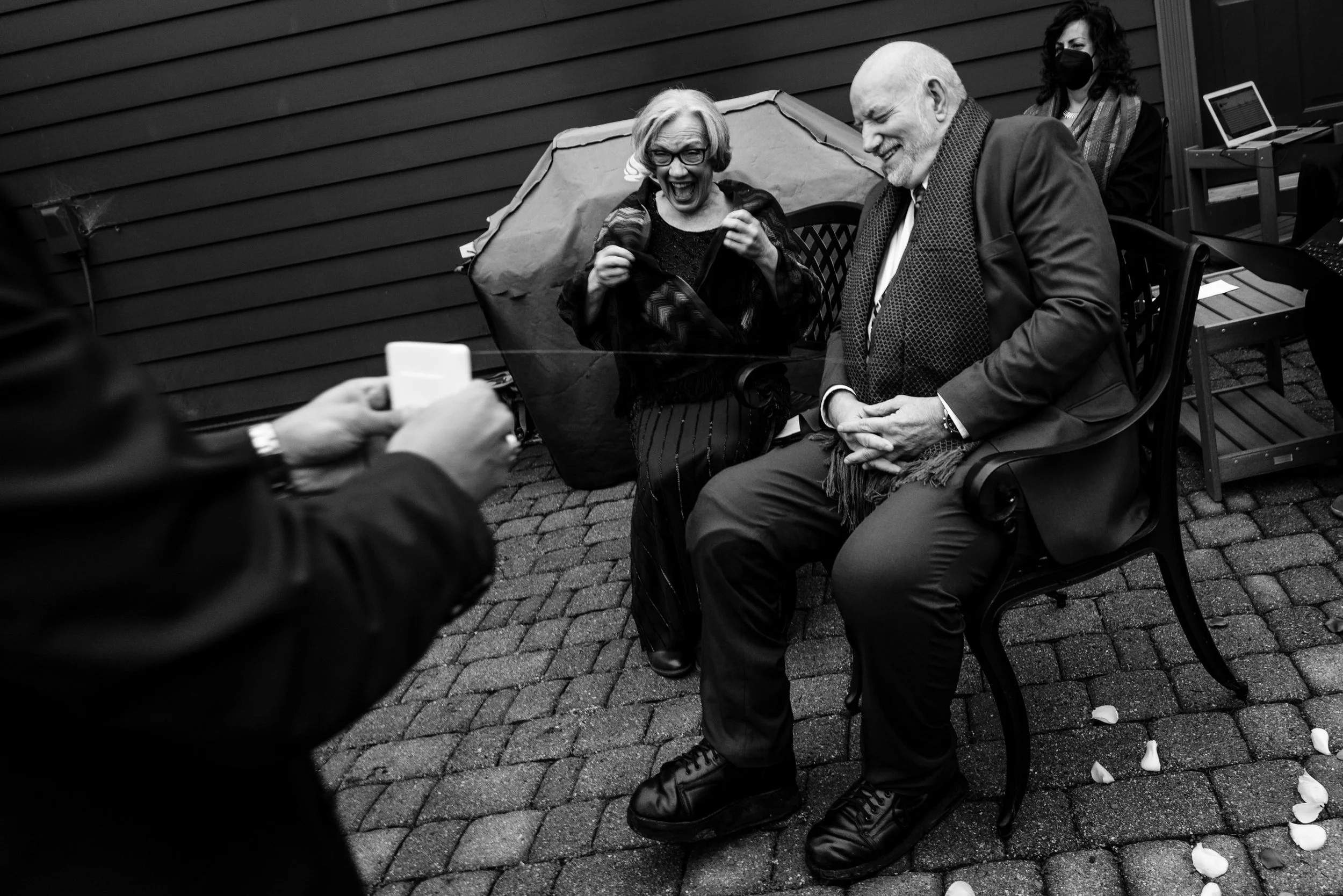 Backyard_New_York_Elopement_Jess&Chris_Ceremony-7099.jpg