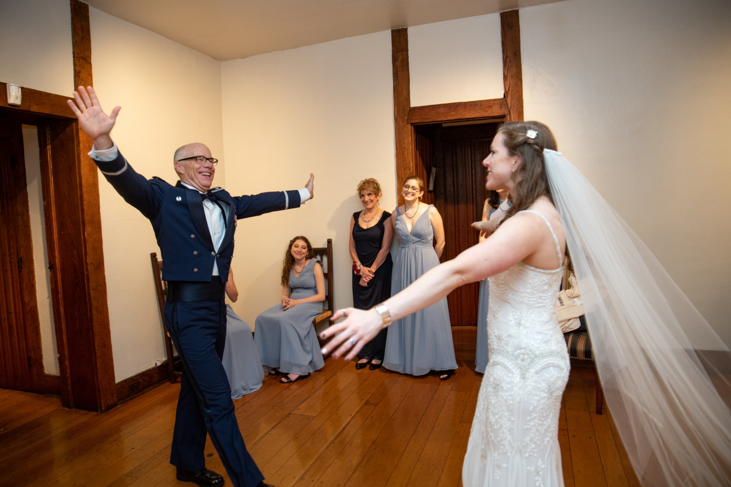 CloistersCastleWedding-Gabi&Phil-GettingReady-28.jpg