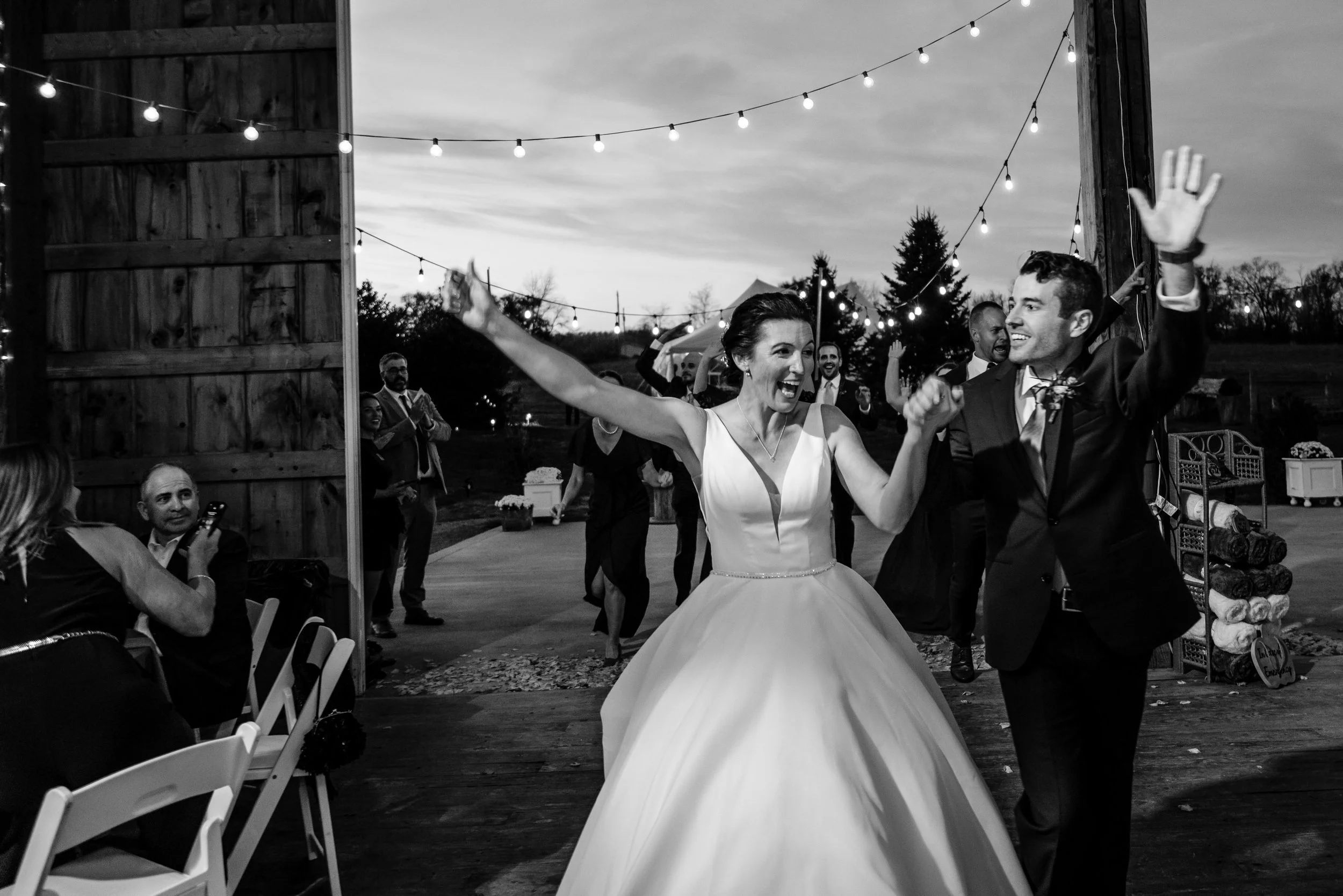 Cloverdale_Barn_Wedding_Virginia_Farm_Wedding_Lindsey&Brett_Reception-1860.jpg