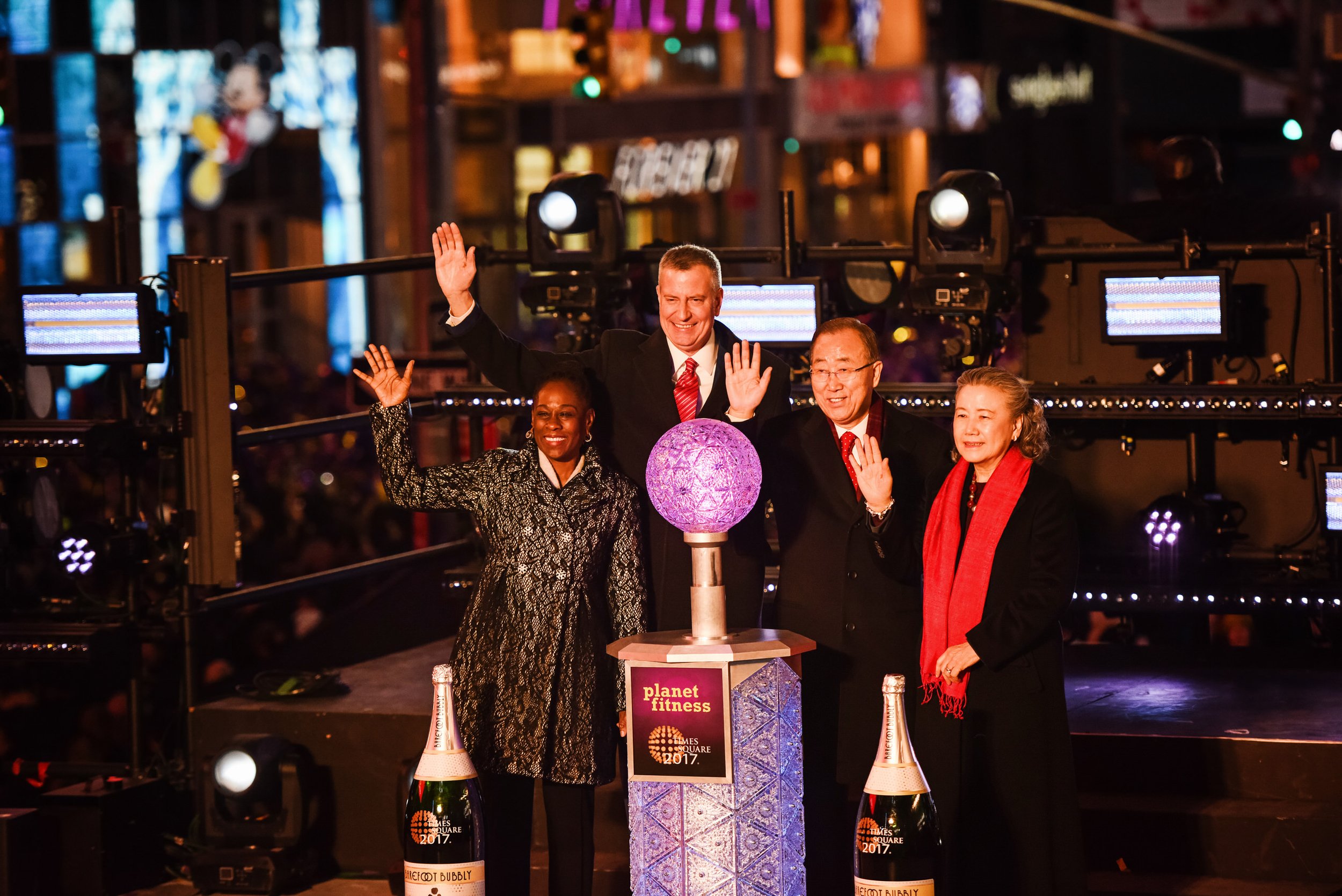 TimesSquareNYE2016-KathleenHertelPhotography-502.jpg