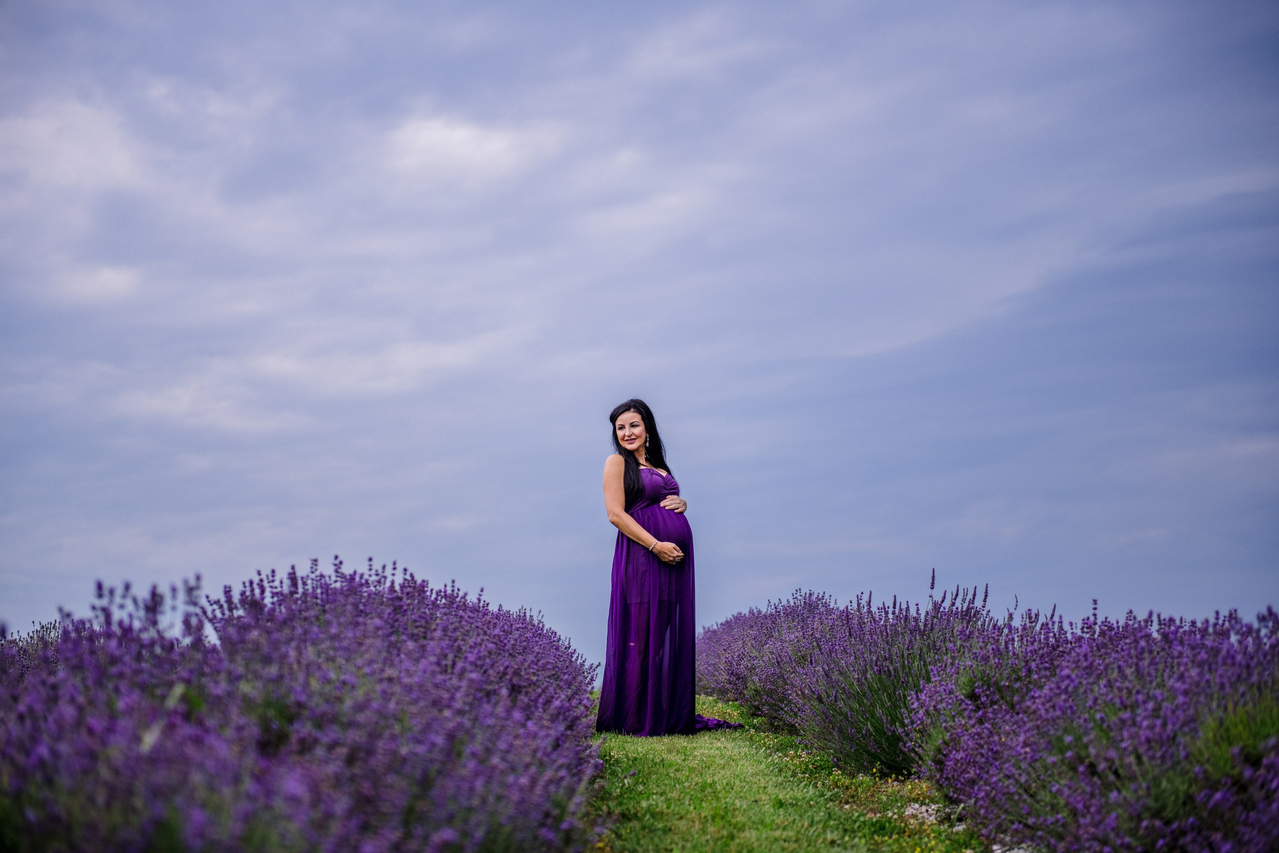 LindsayMaternity-LavendarField-6017.jpg