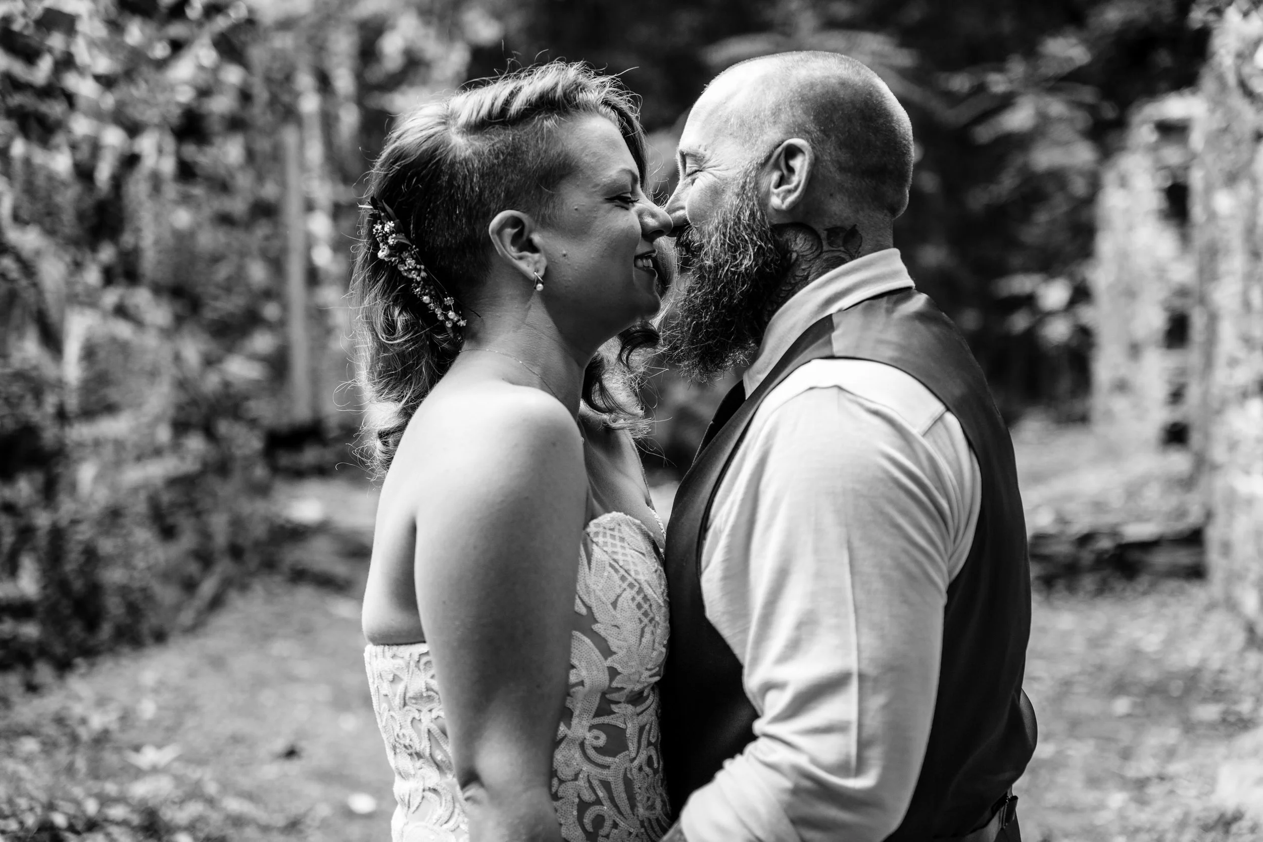 West_Virginia_Wedding_Rachelle&Chris_Love_and_Adventure_Photography-0910.jpg