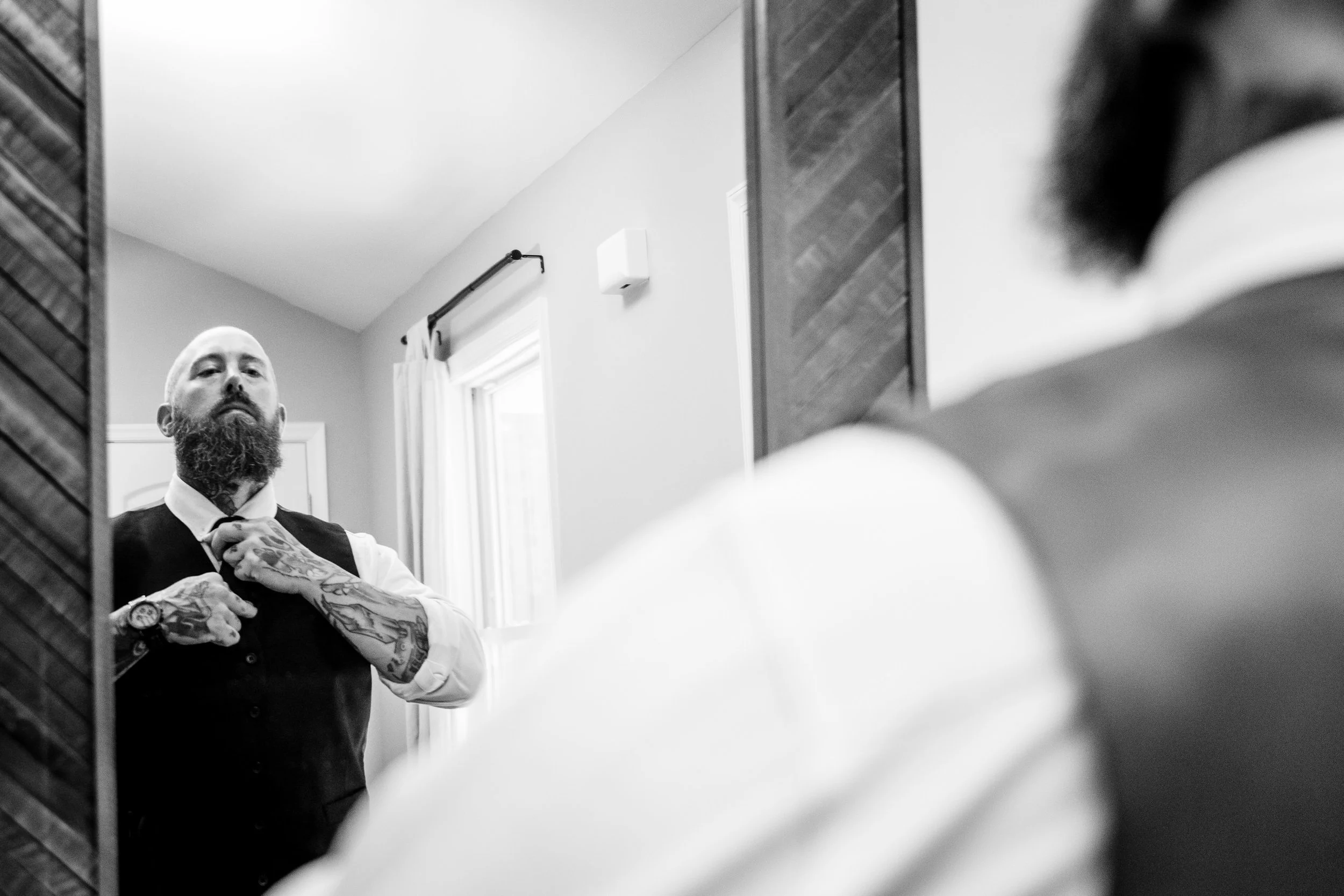 West_Virginia_Wedding_Rachelle&Chris_Getting_Ready_Love_and_Adventure_Photography-0703.jpg