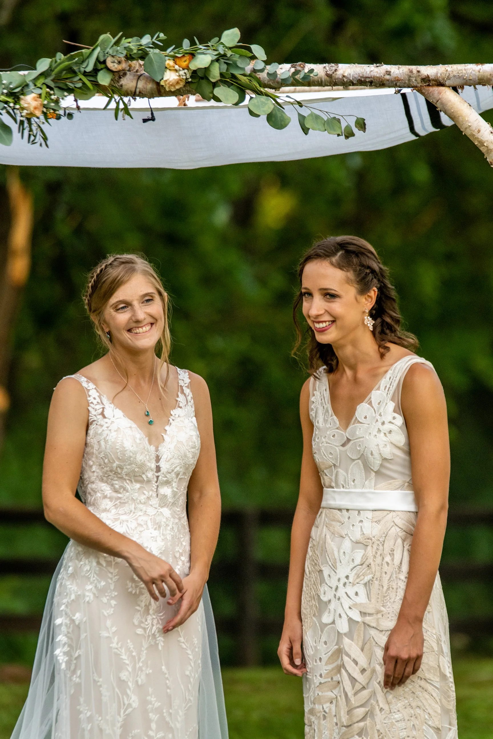 VirginiaBackyardWedding-Ceremony-Hannah&Anna-5178.jpg