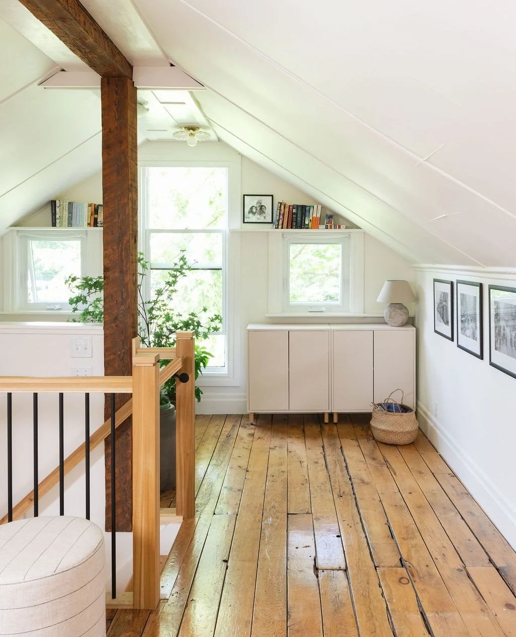 To us, a coach house has endless potential. With our help, it could be a rental space, a guest retreat, or a dedicated work-from-home office.⁠
⁠
Get more inspiration at goldlevel.ca/projects/byron ✨⁠
⁠
📸 @salemefayad_photography