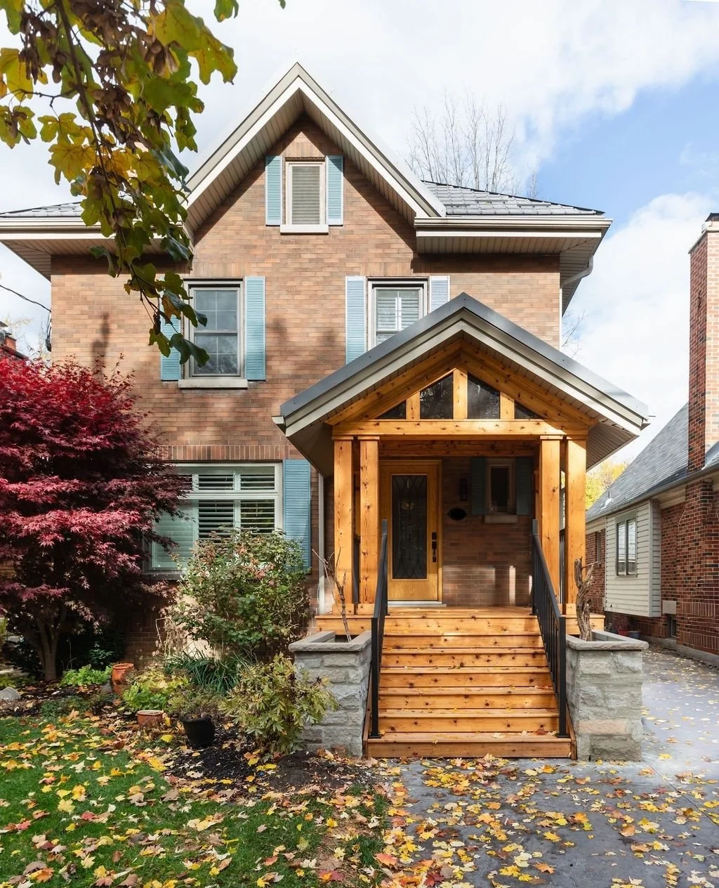 You deserve a front porch welcome home you can be proud of.⁠
⁠
At the Baker house, what started as replacing a rotting porch became a completely refreshed front entry, with warm cedar, black aluminum railings, custom natural stone planter boxes, tint