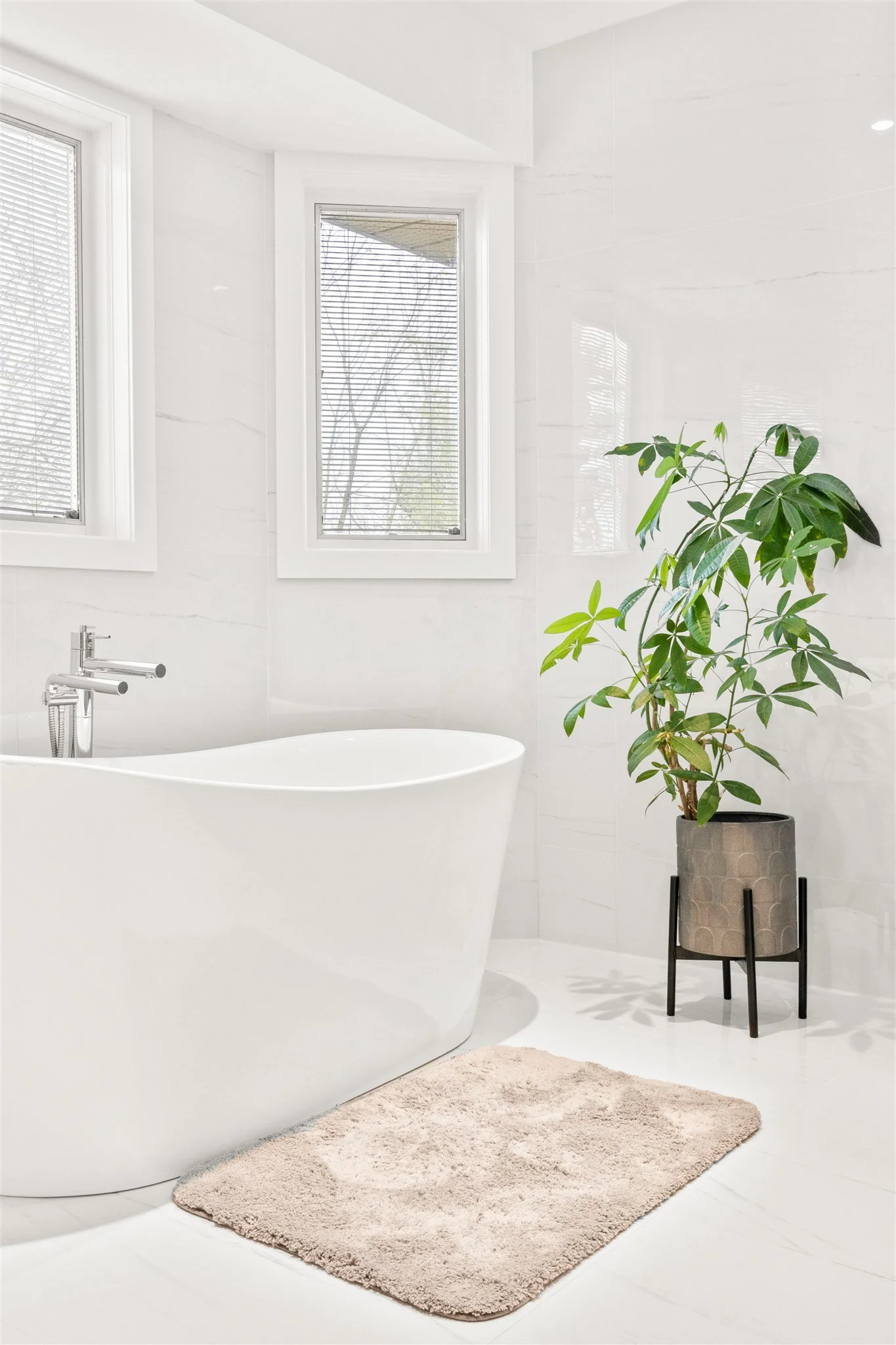 5 Ullswater Crescent Bathroom Reno - RealTour Media - 0004.jpg