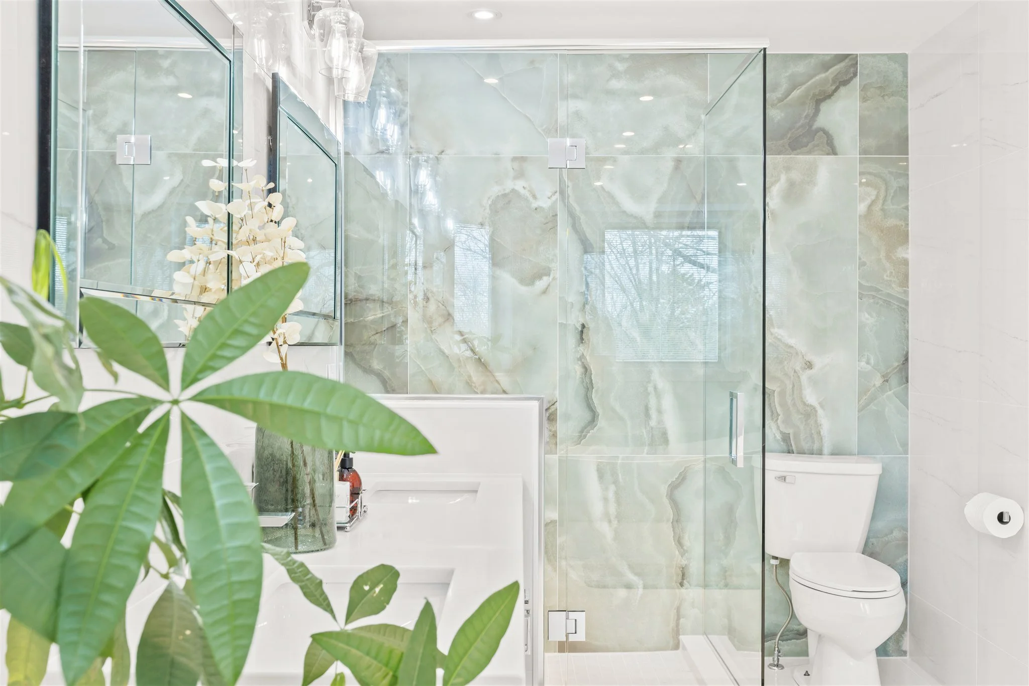 5 Ullswater Crescent Bathroom Reno - RealTour Media - 0018.jpg